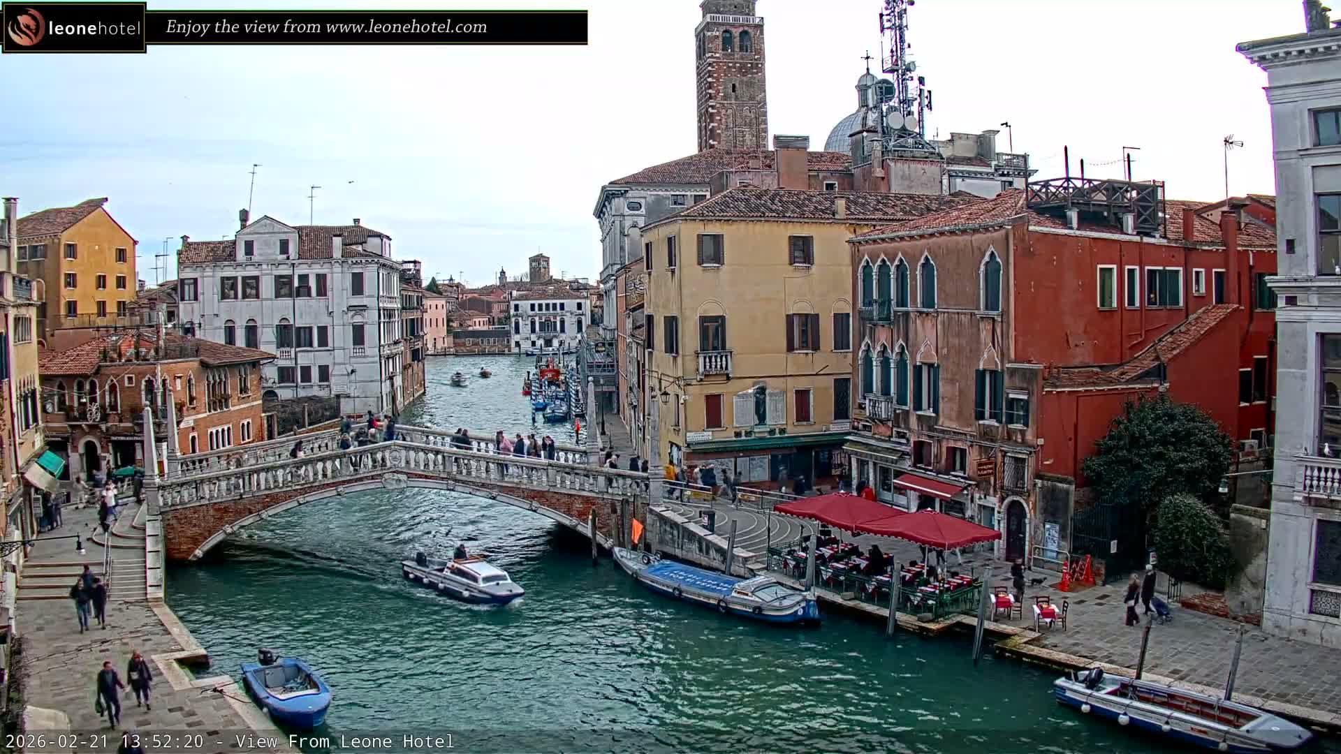 Venice, Canal of Cannaregio , Ponte delle Guglie Bridge Live Cam - Venice, Veneto, Italy
