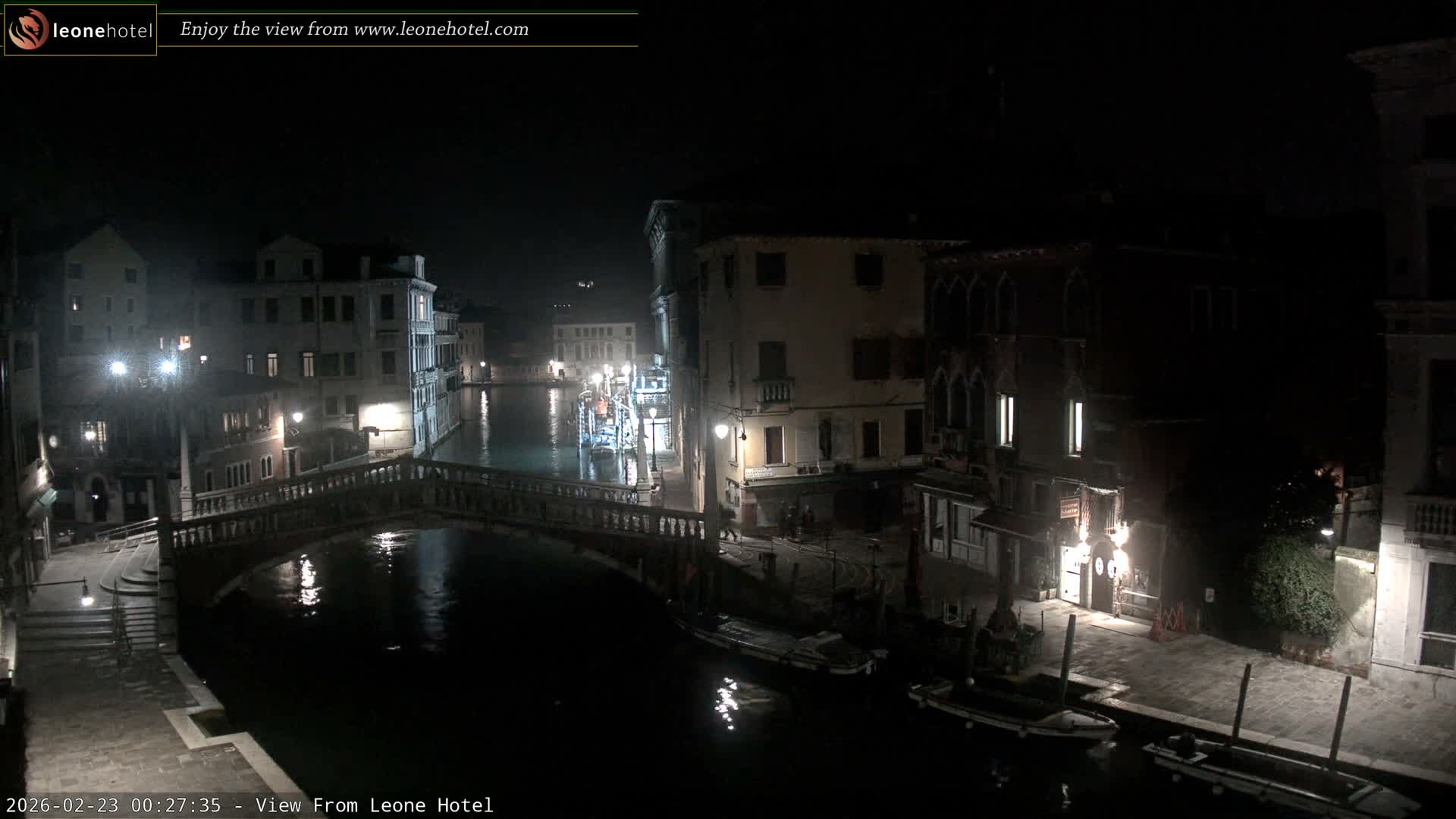 Venice, Canal of Cannaregio , Ponte delle Guglie Bridge Live Cam - Venice, Veneto, Italy