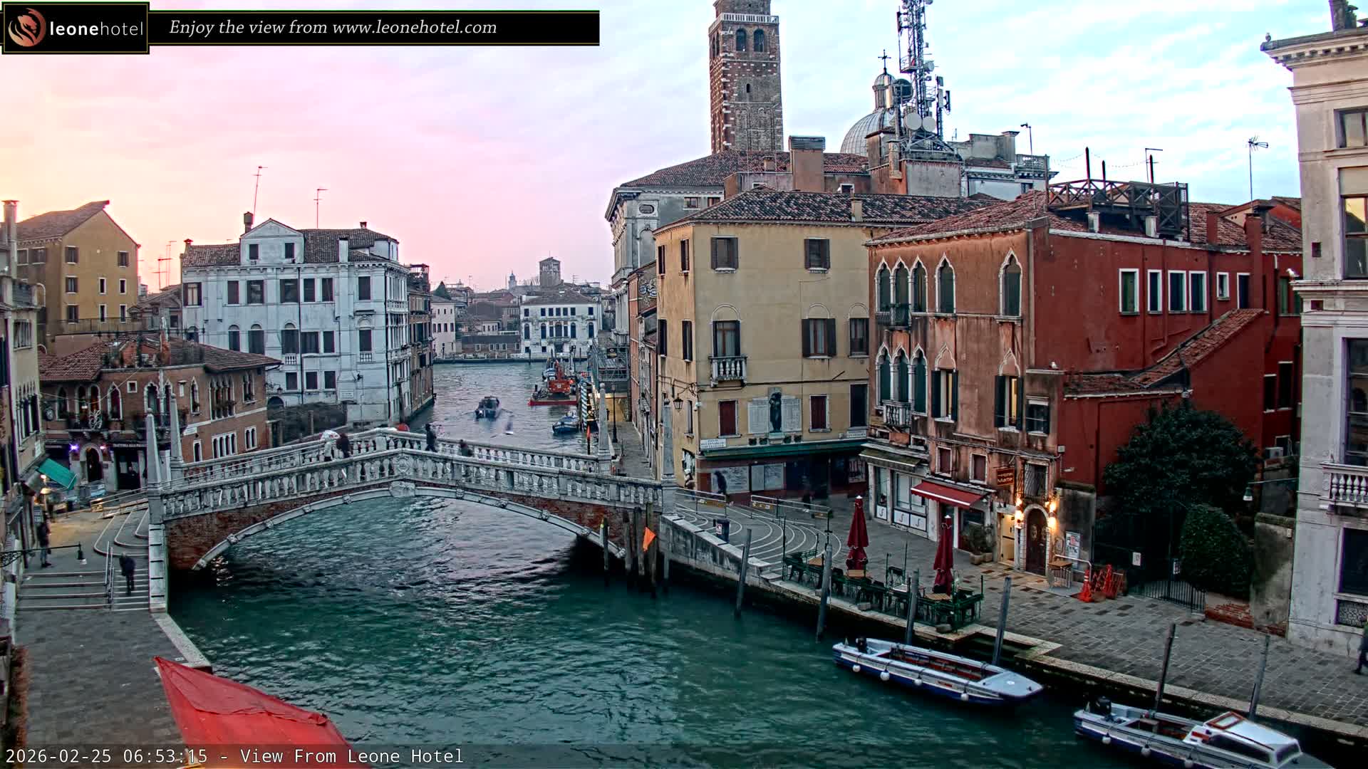 Venice, Canal of Cannaregio , Ponte delle Guglie Bridge Live Cam - Venice, Veneto, Italy