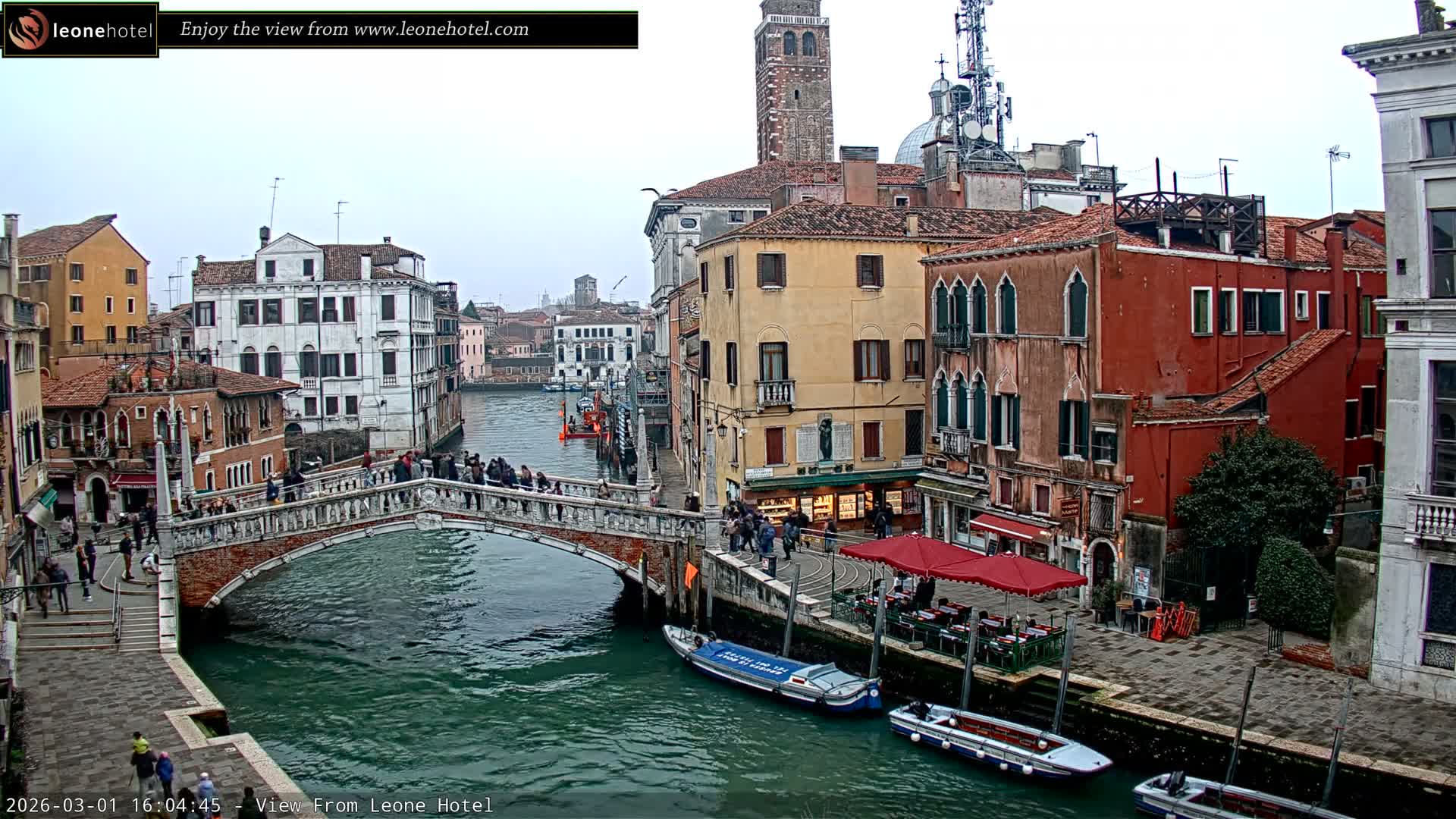 Venice, Canal of Cannaregio , Ponte delle Guglie Bridge Live Cam - Venice, Veneto, Italy