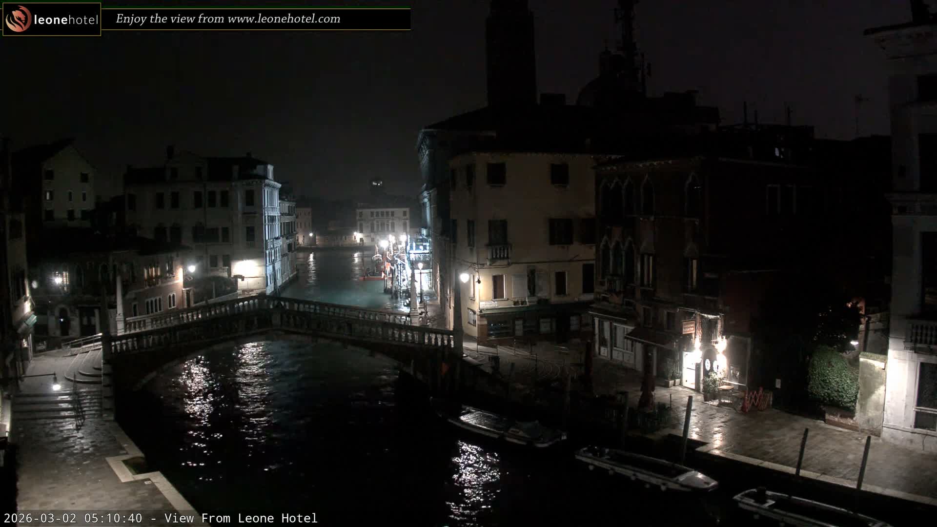 Venice, Canal of Cannaregio , Ponte delle Guglie Bridge Live Cam - Venice, Veneto, Italy