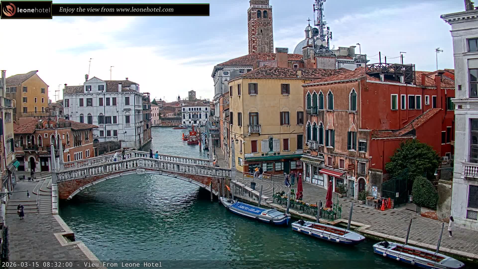 Venice, Canal of Cannaregio , Ponte delle Guglie Bridge Live Cam - Venice, Veneto, Italy