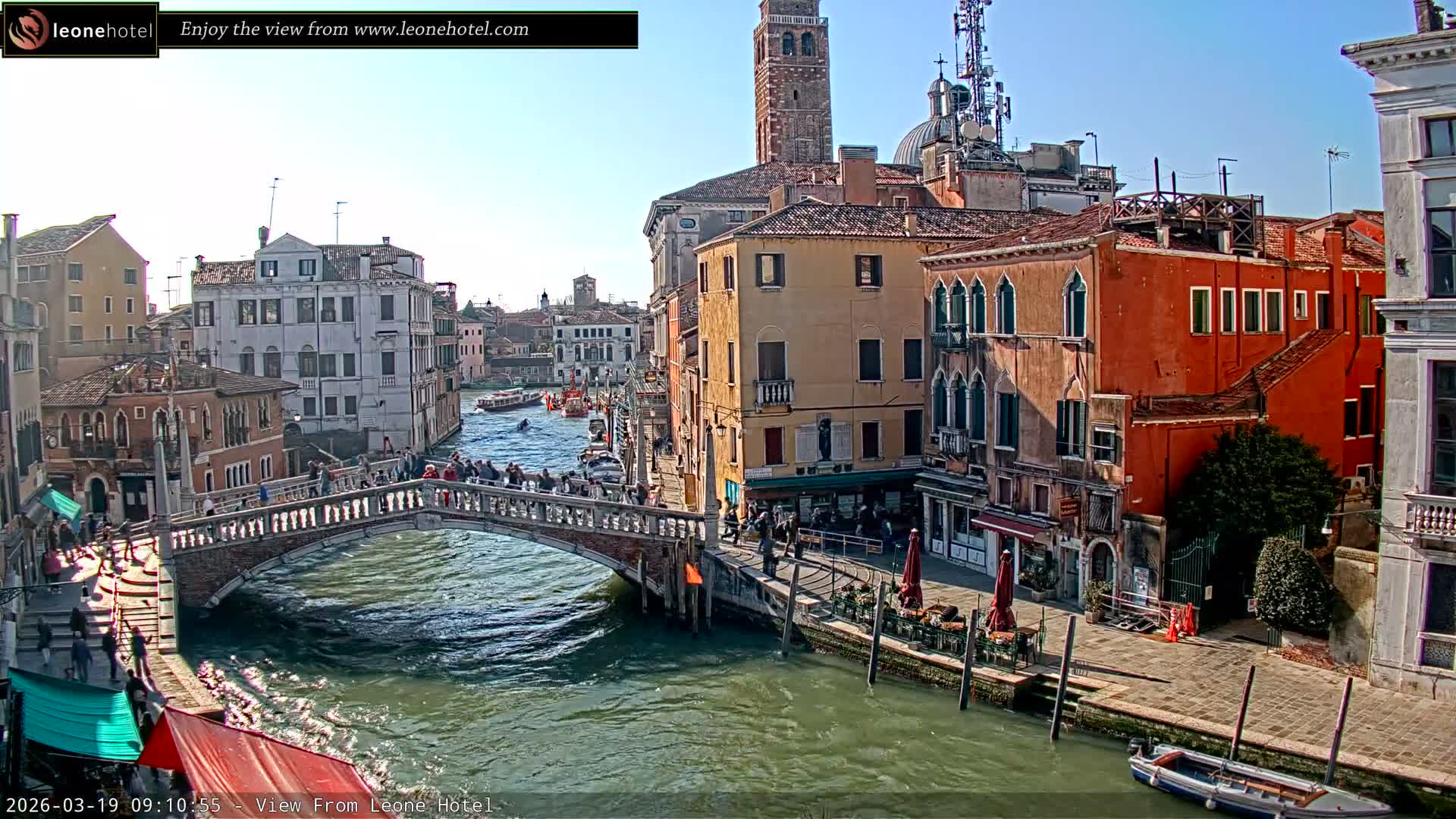 Venice, Canal of Cannaregio , Ponte delle Guglie Bridge Live Cam - Venice, Veneto, Italy