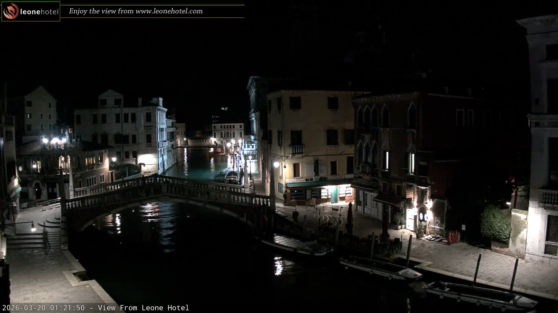 Venice, Canal of Cannaregio , Ponte delle Guglie Bridge Live Cam - Venice, Veneto, Italy