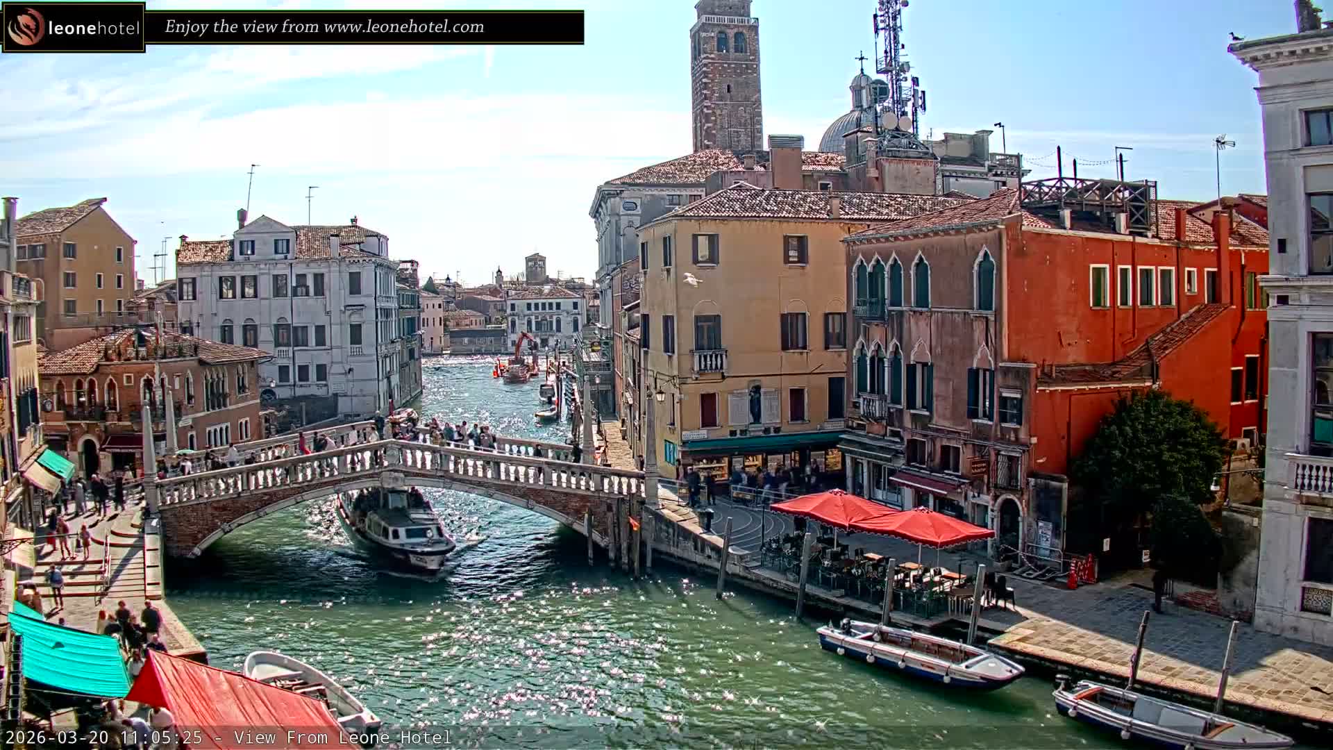 Venice, Canal of Cannaregio , Ponte delle Guglie Bridge Live Cam - Venice, Veneto, Italy