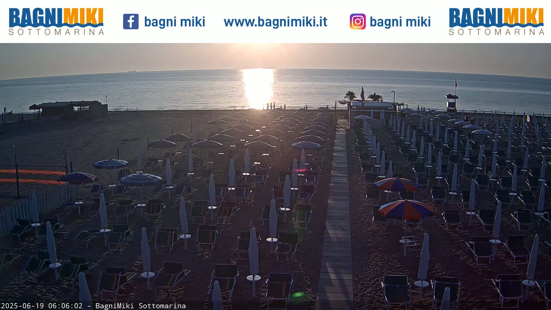Venezia Sottomarina Miki Beach East View Live Cam - Venice, Veneto, Italy