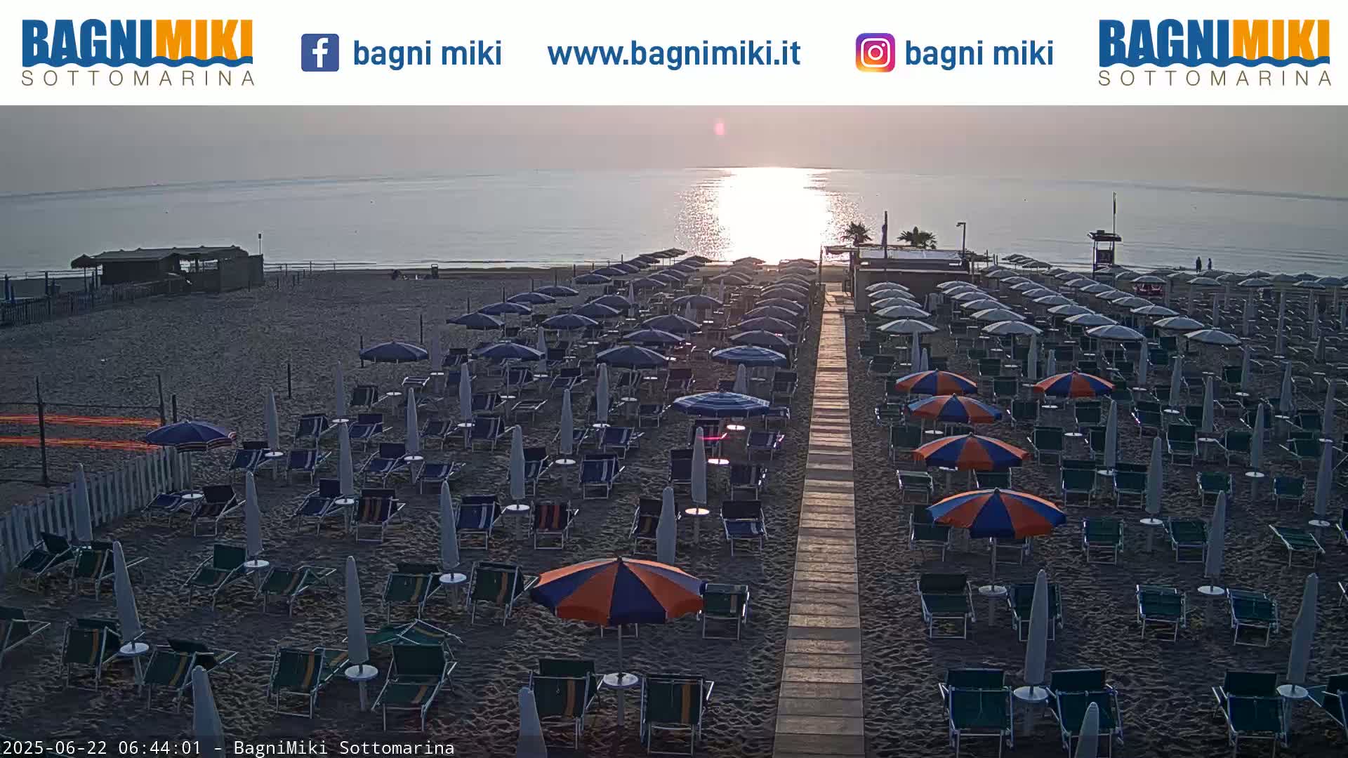 Venezia Sottomarina Miki Beach East View Live Cam - Venice, Veneto, Italy