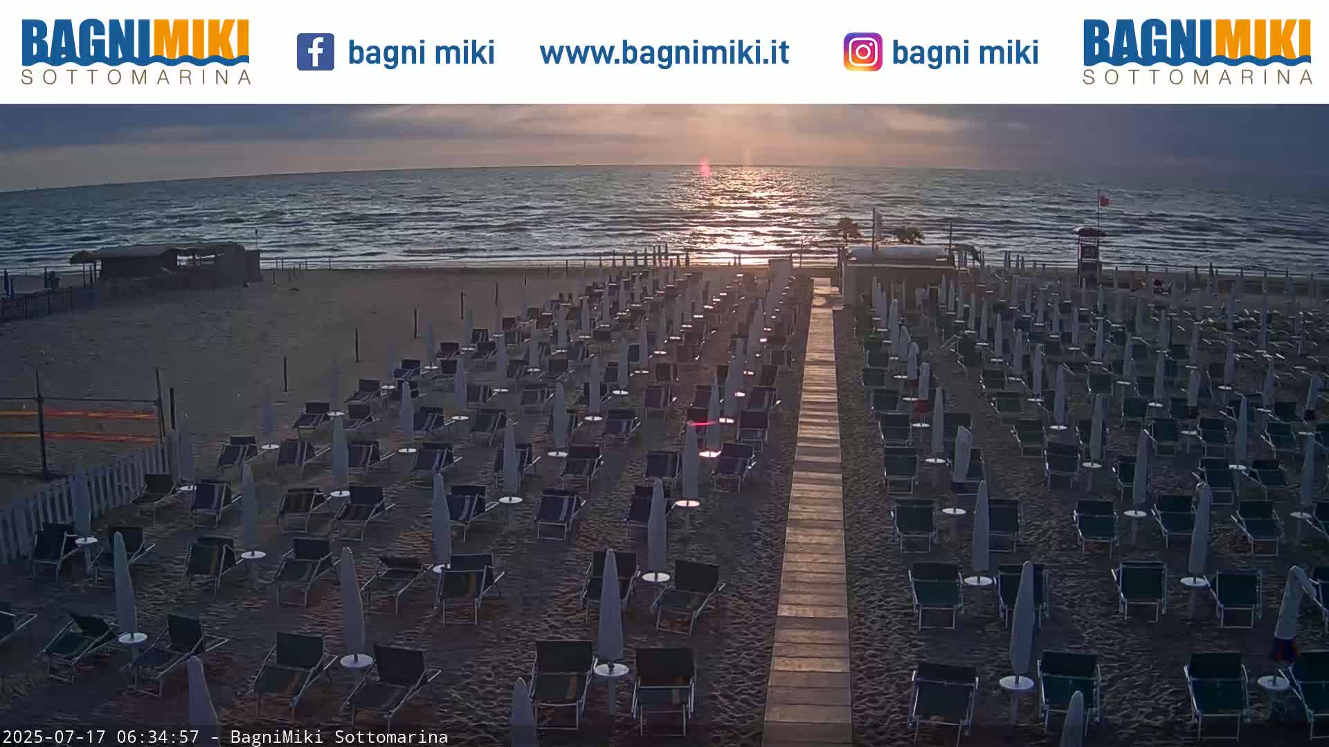 Venezia Sottomarina Miki Beach East View Live Cam - Venice, Veneto, Italy