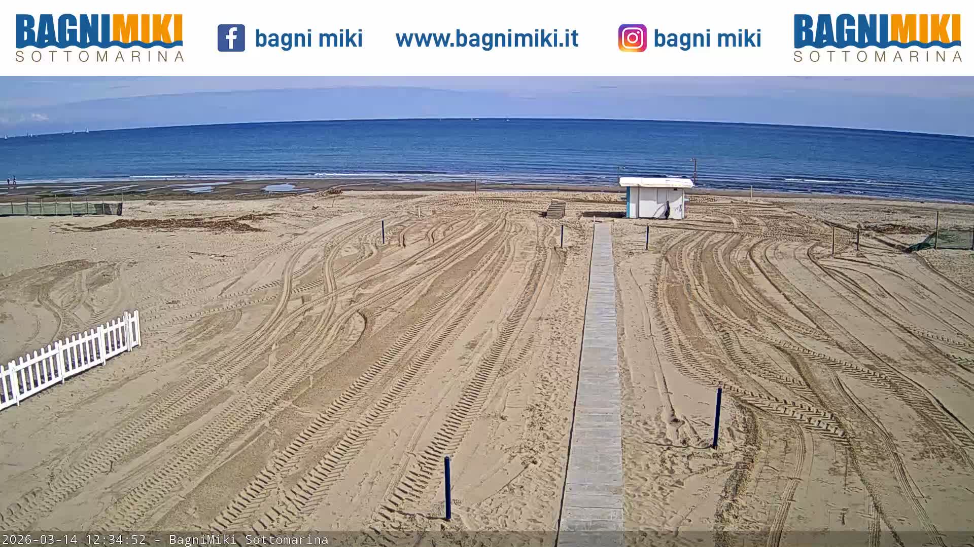 Venezia Sottomarina Miki Beach East View Live Cam - Venice, Veneto, Italy