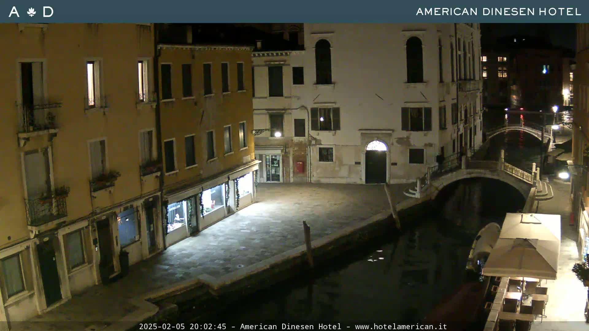 Venice Dorsoduro Canal Live Cam - Veneto, Italy