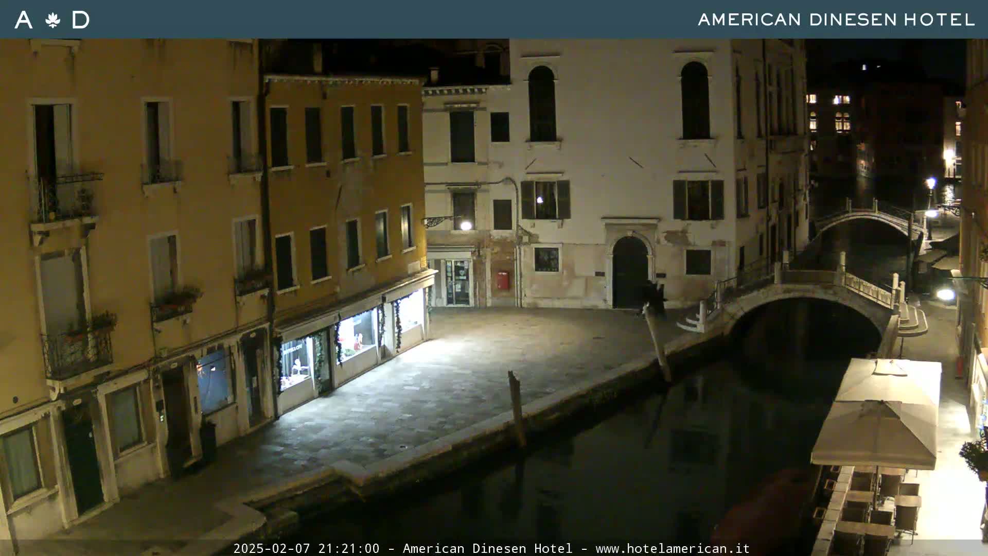 Venice Dorsoduro Canal Live Cam - Veneto, Italy