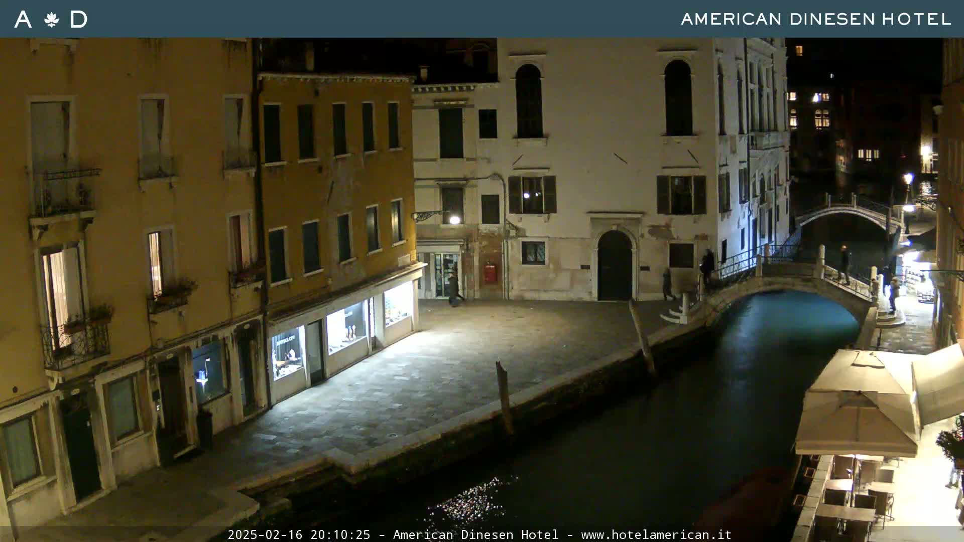 Venice Dorsoduro Canal Live Cam - Veneto, Italy