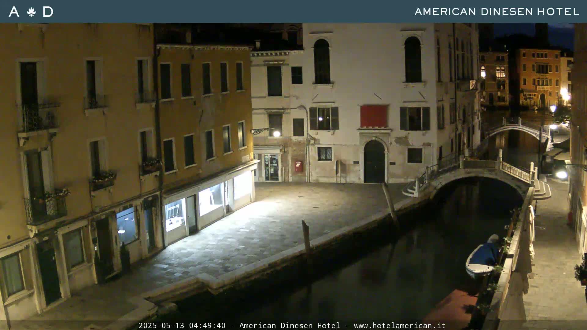 Venice Dorsoduro Canal Live Cam - Venice, Veneto, Italy