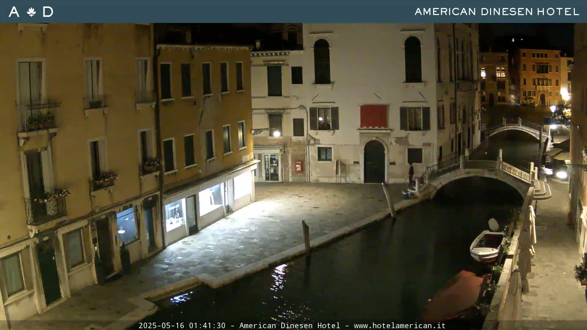 Venice Dorsoduro Canal Live Cam - Venice, Veneto, Italy