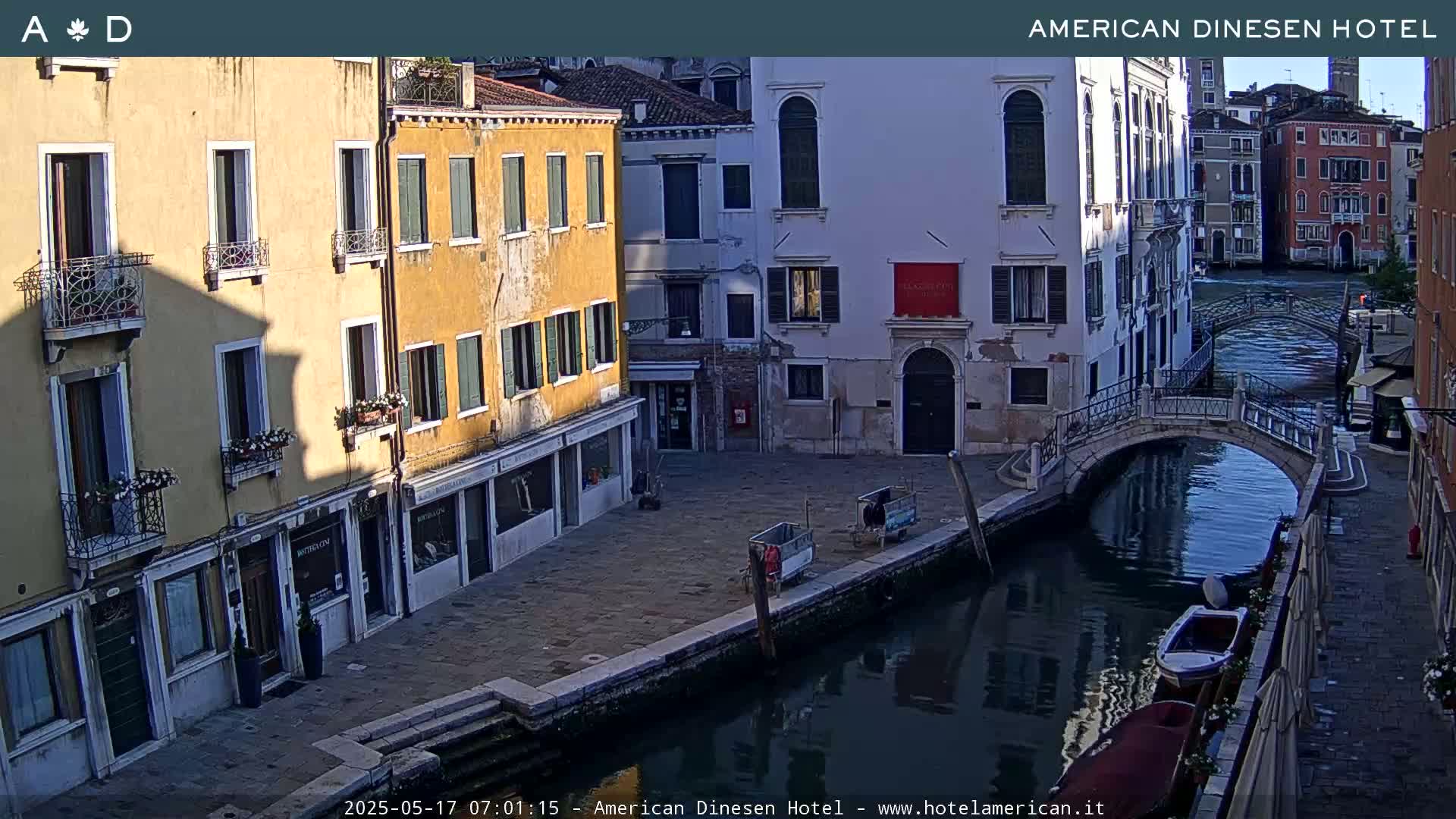 Venice Dorsoduro Canal Live Cam - Venice, Veneto, Italy