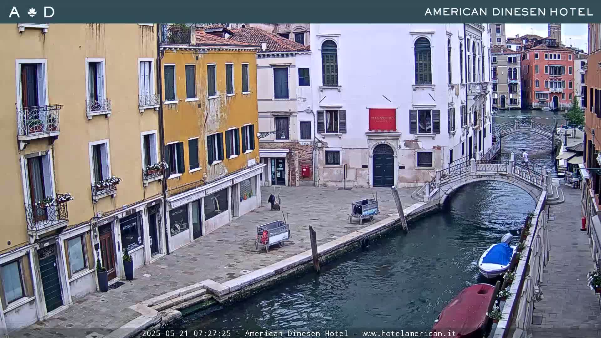 Venice Dorsoduro Canal Live Cam - Venice, Veneto, Italy