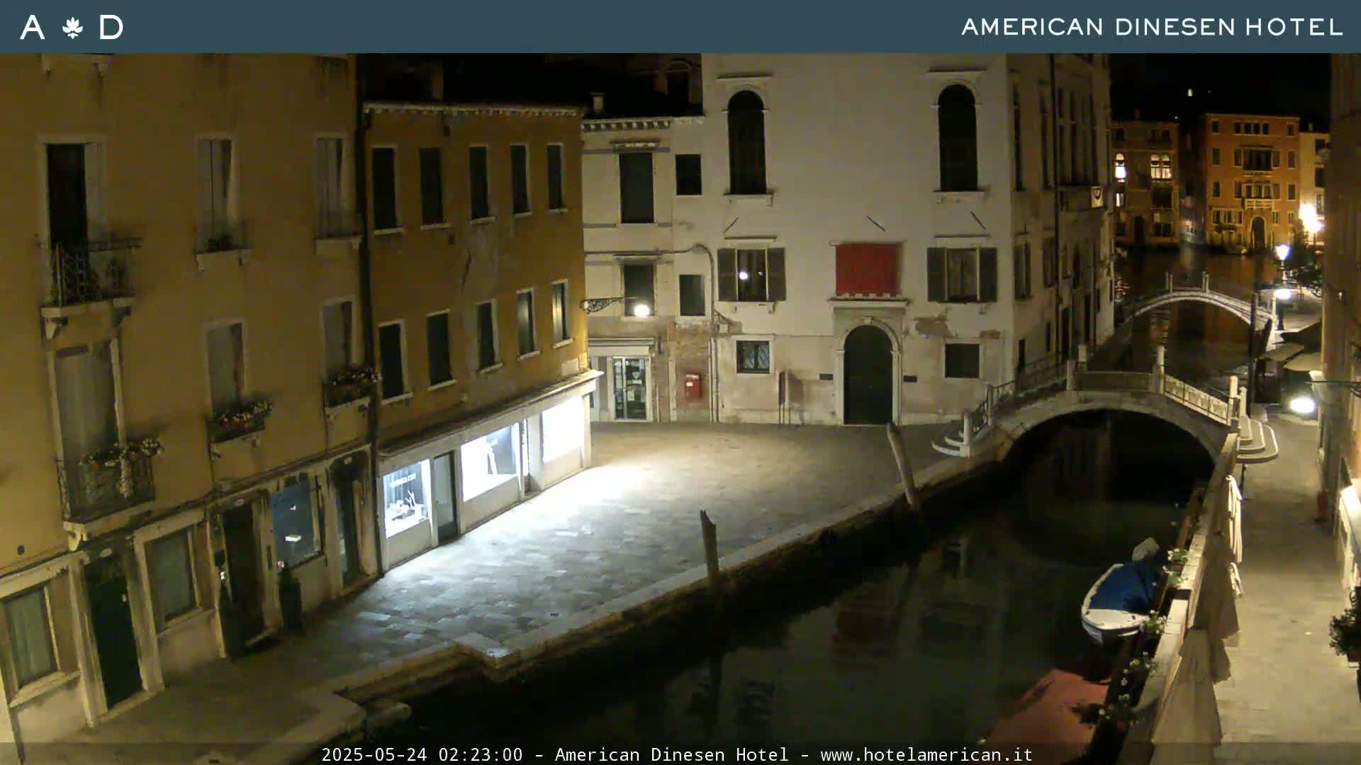 Venice Dorsoduro Canal Live Cam - Venice, Veneto, Italy