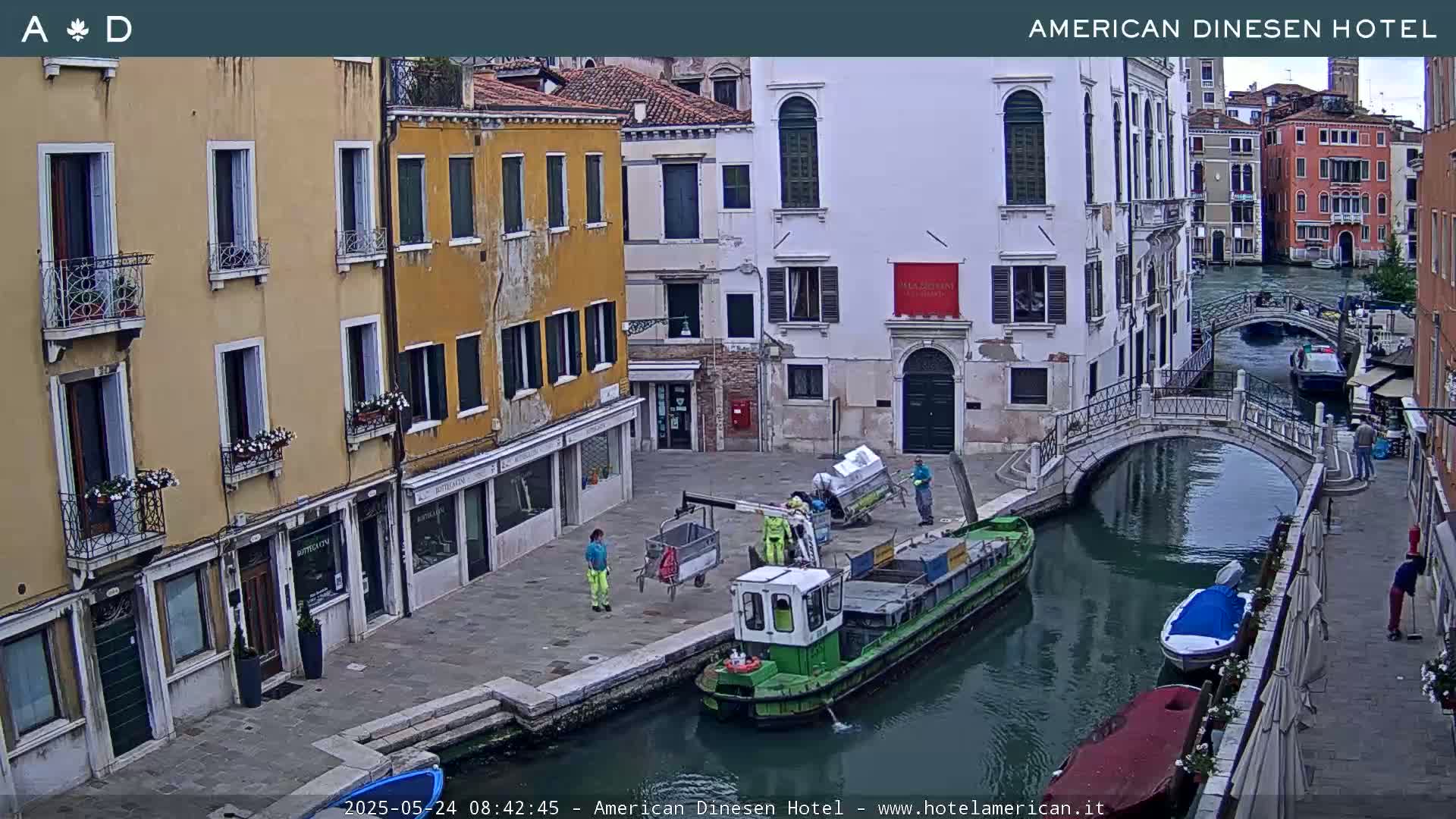 Venice Dorsoduro Canal Live Cam - Venice, Veneto, Italy