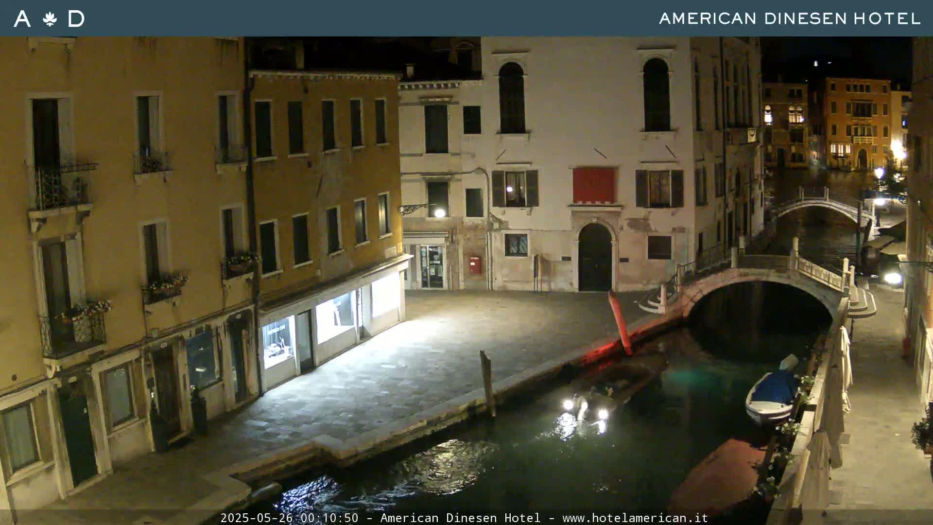 Venice Dorsoduro Canal Live Cam - Venice, Veneto, Italy