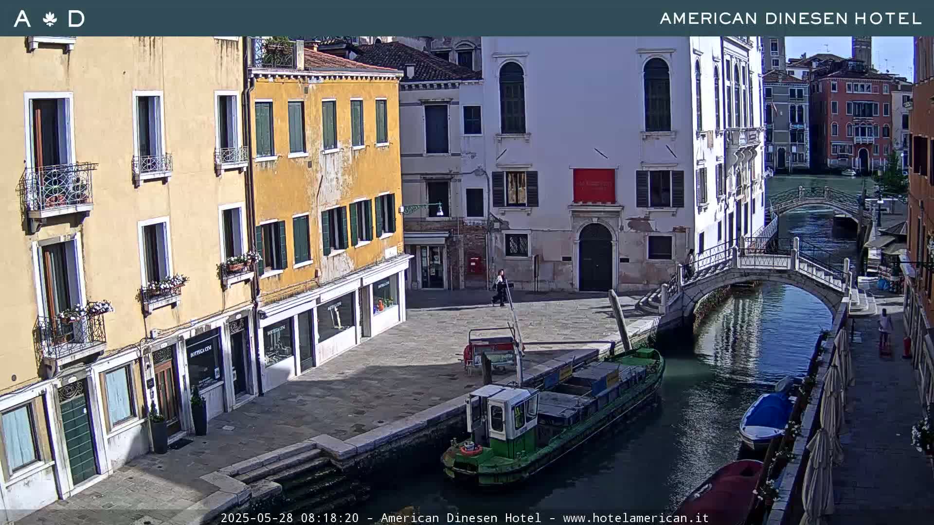 Venice Dorsoduro Canal Live Cam - Venice, Veneto, Italy