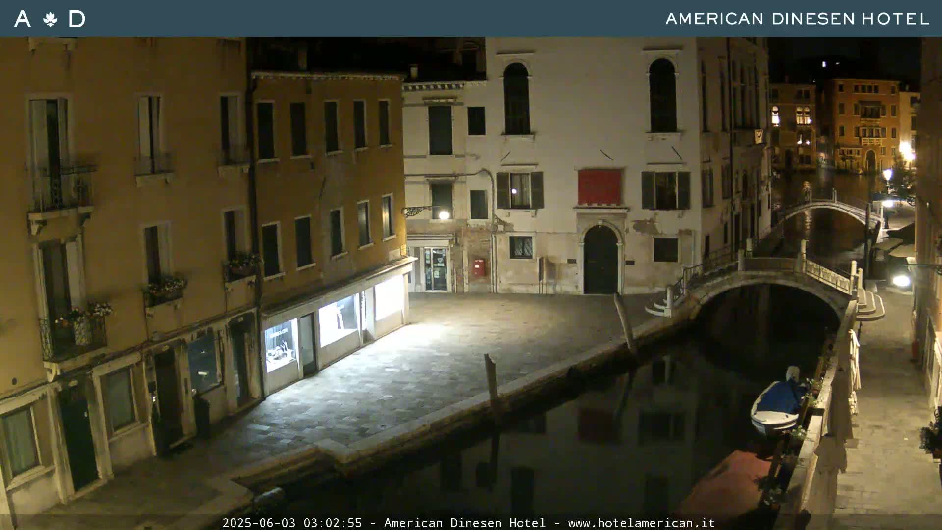 Venice Dorsoduro Canal Live Cam - Venice, Veneto, Italy