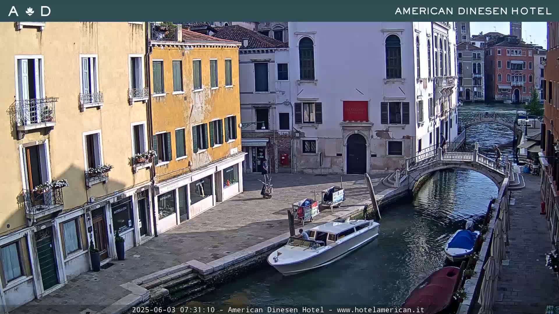 Venice Dorsoduro Canal Live Cam - Venice, Veneto, Italy