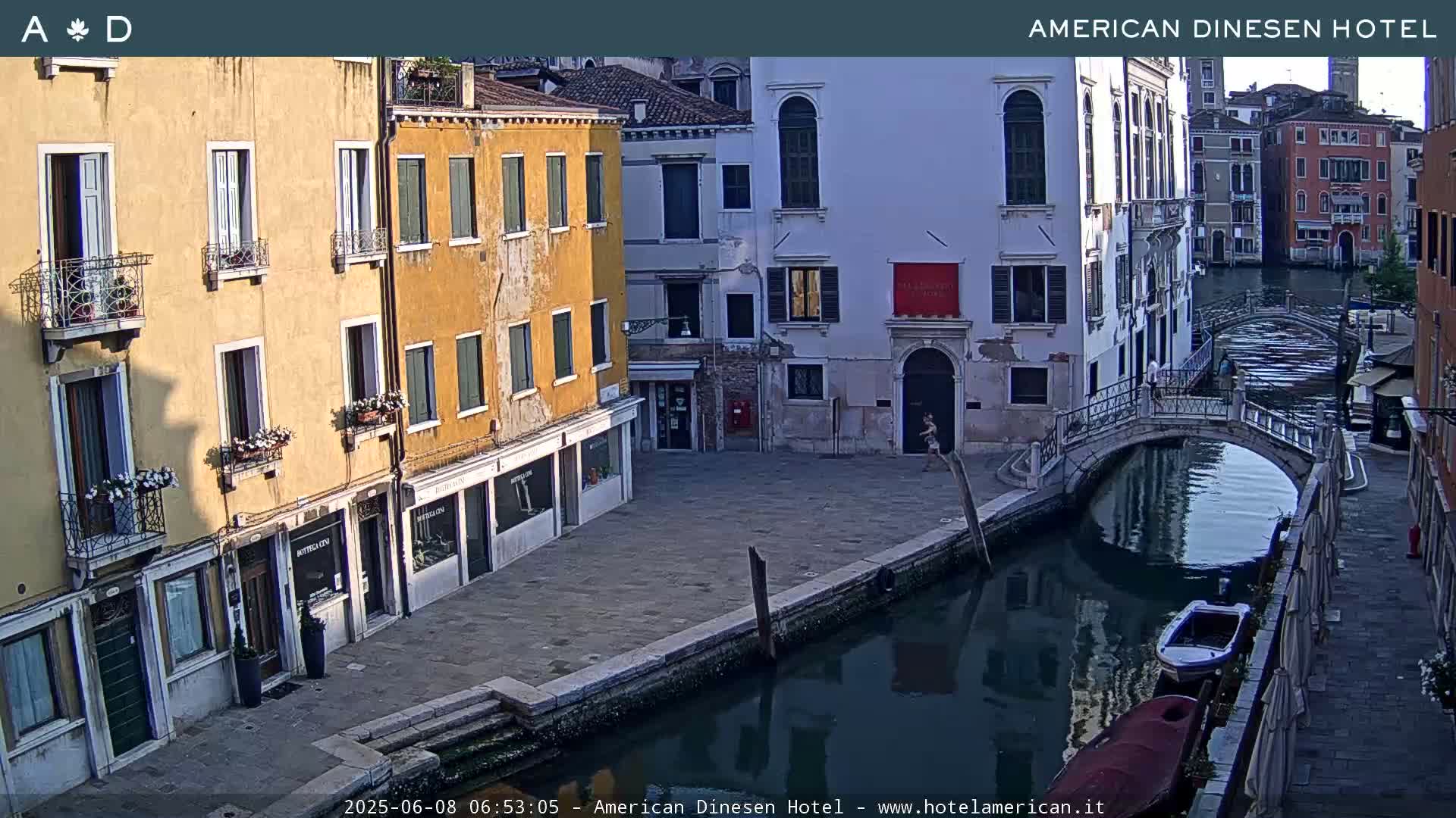 Venice Dorsoduro Canal Live Cam - Venice, Veneto, Italy