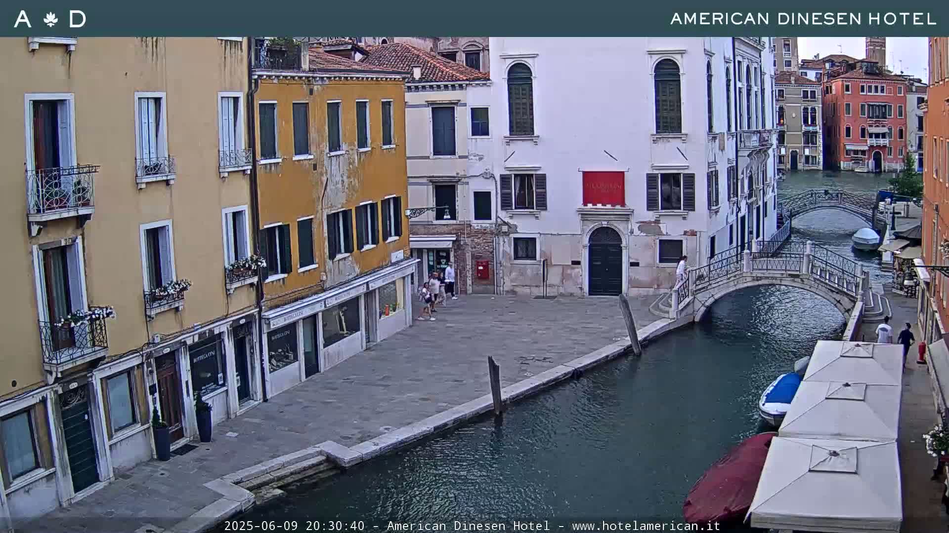 Venice Dorsoduro Canal Live Cam - Venice, Veneto, Italy