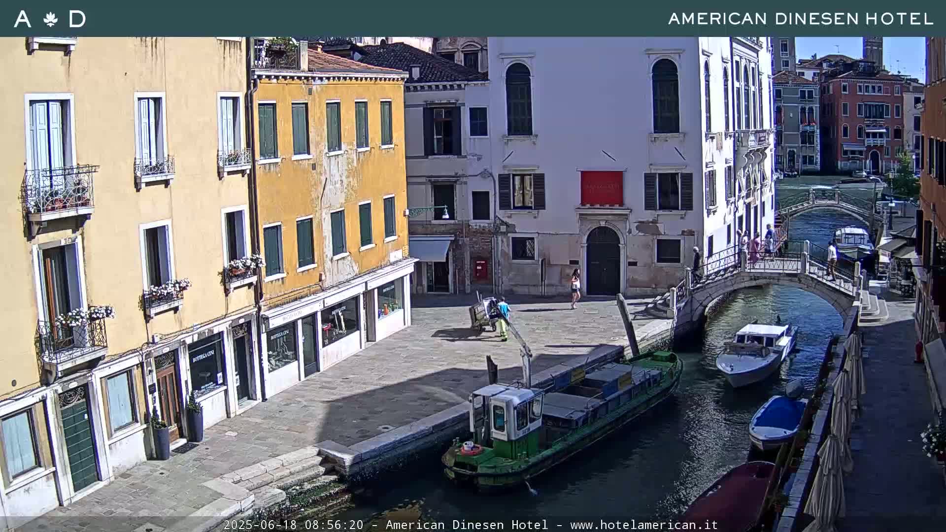 Venice Dorsoduro Canal Live Cam - Venice, Veneto, Italy