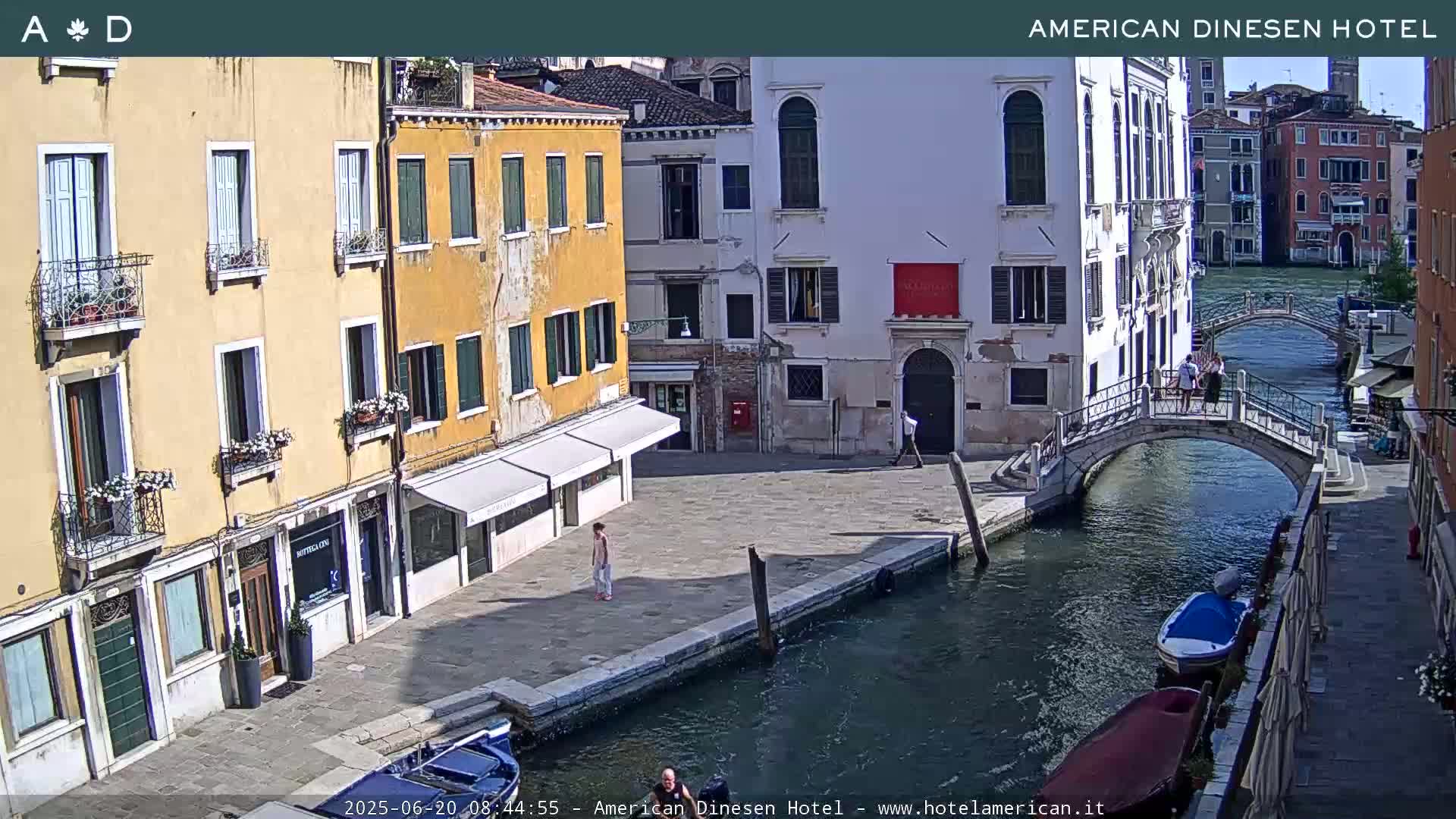 Venice Dorsoduro Canal Live Cam - Venice, Veneto, Italy