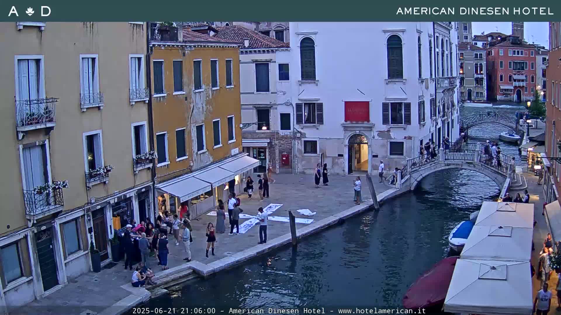 Venice Dorsoduro Canal Live Cam - Venice, Veneto, Italy