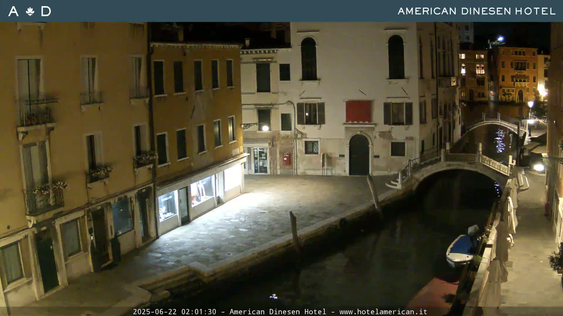 Venice Dorsoduro Canal Live Cam - Venice, Veneto, Italy