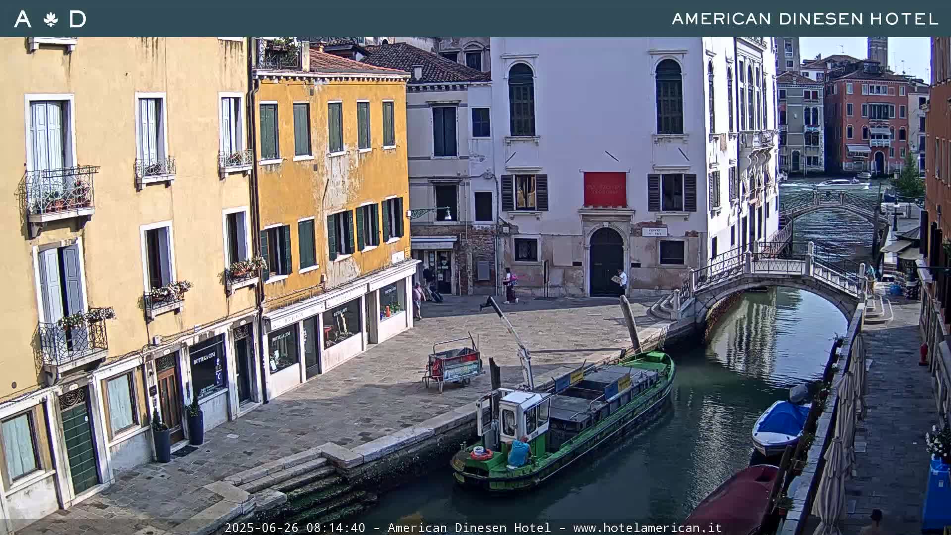 Venice Dorsoduro Canal Live Cam - Venice, Veneto, Italy