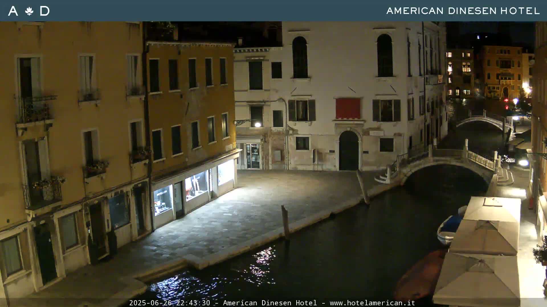 Venice Dorsoduro Canal Live Cam - Venice, Veneto, Italy