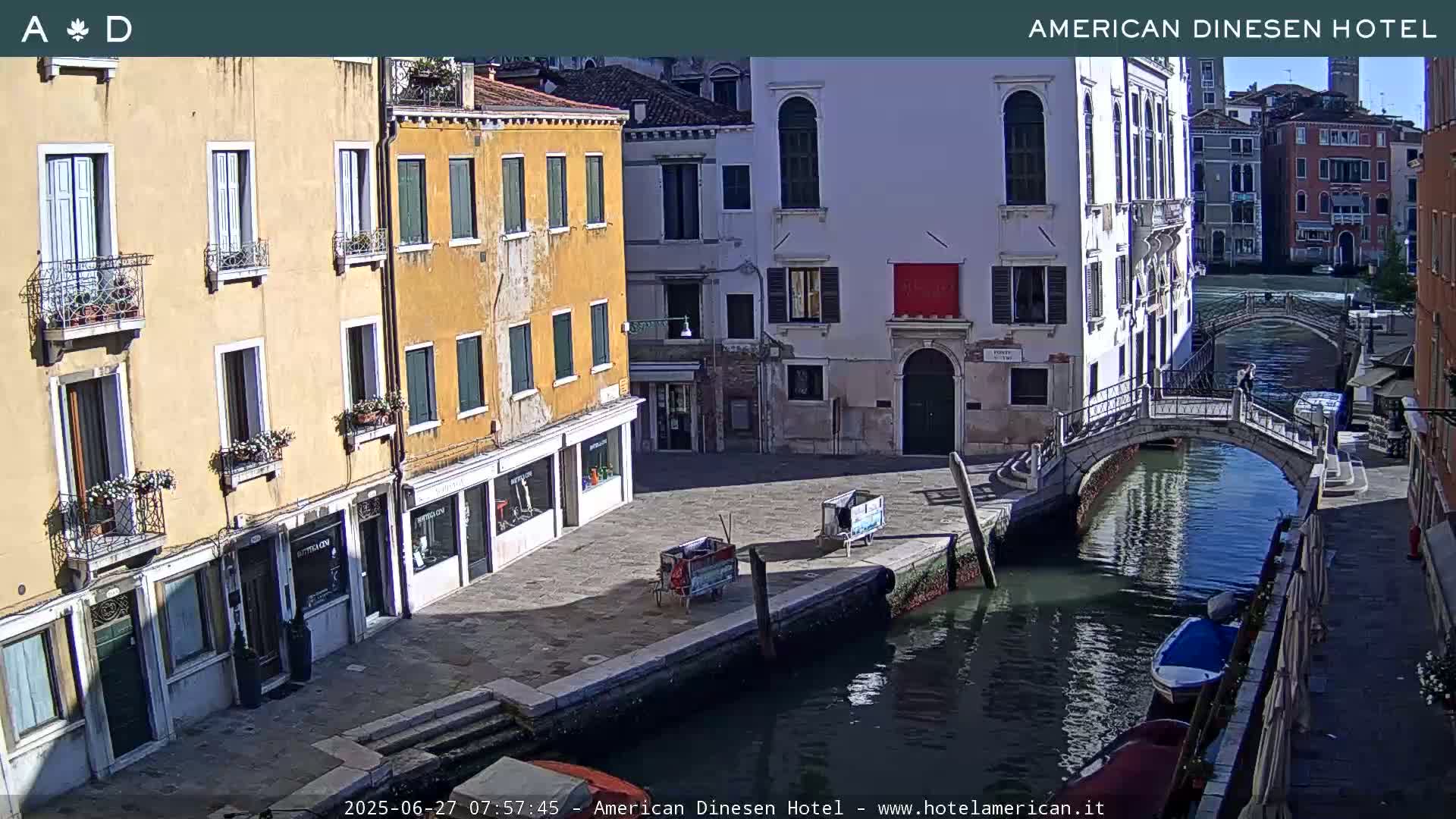 Venice Dorsoduro Canal Live Cam - Venice, Veneto, Italy