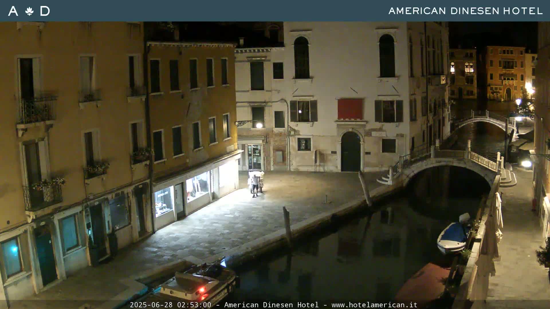 Venice Dorsoduro Canal Live Cam - Venice, Veneto, Italy