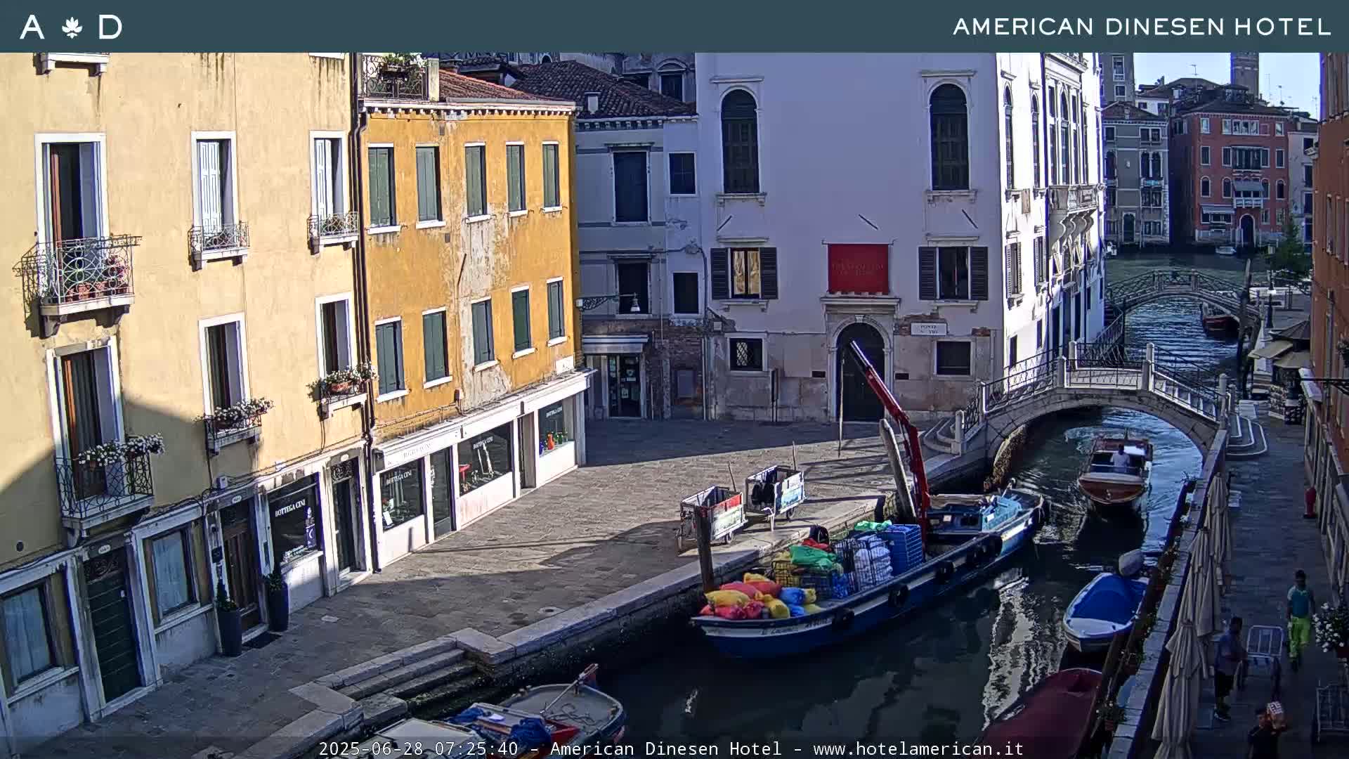 Venice Dorsoduro Canal Live Cam - Venice, Veneto, Italy