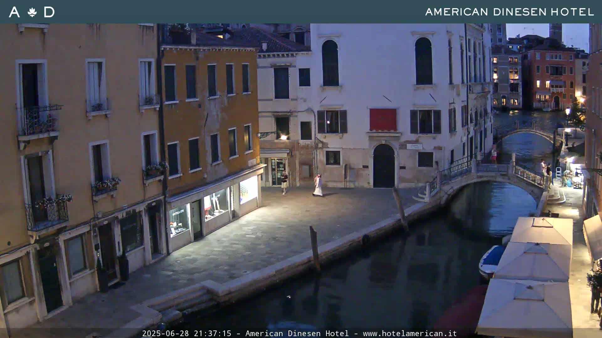 Venice Dorsoduro Canal Live Cam - Venice, Veneto, Italy