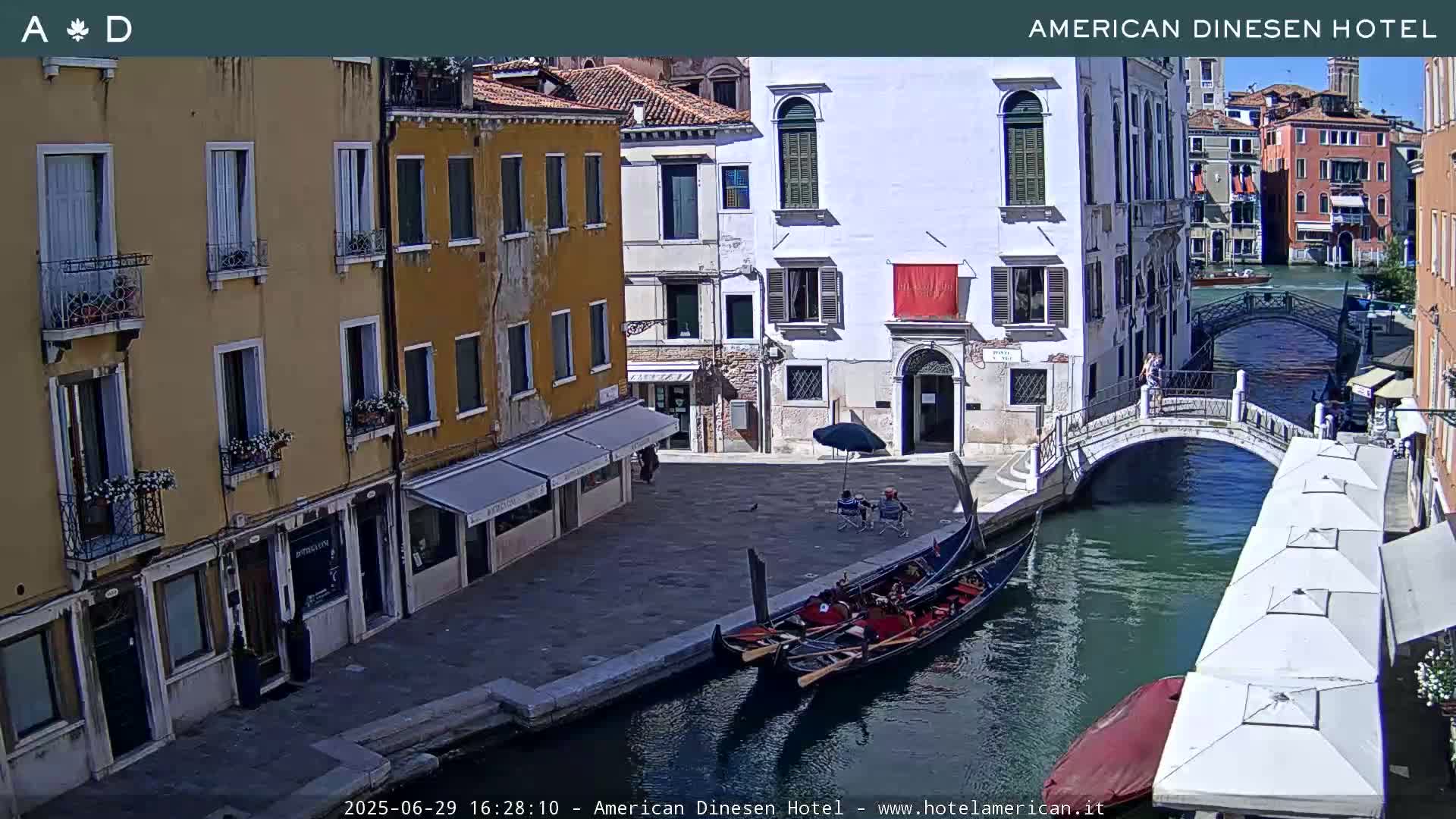 Venice Dorsoduro Canal Live Cam - Venice, Veneto, Italy