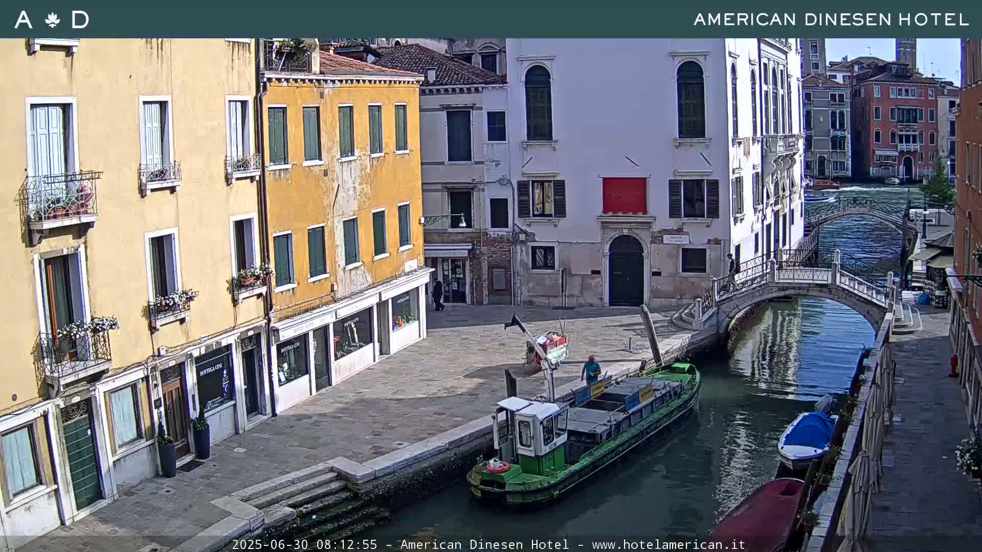 Venice Dorsoduro Canal Live Cam - Venice, Veneto, Italy