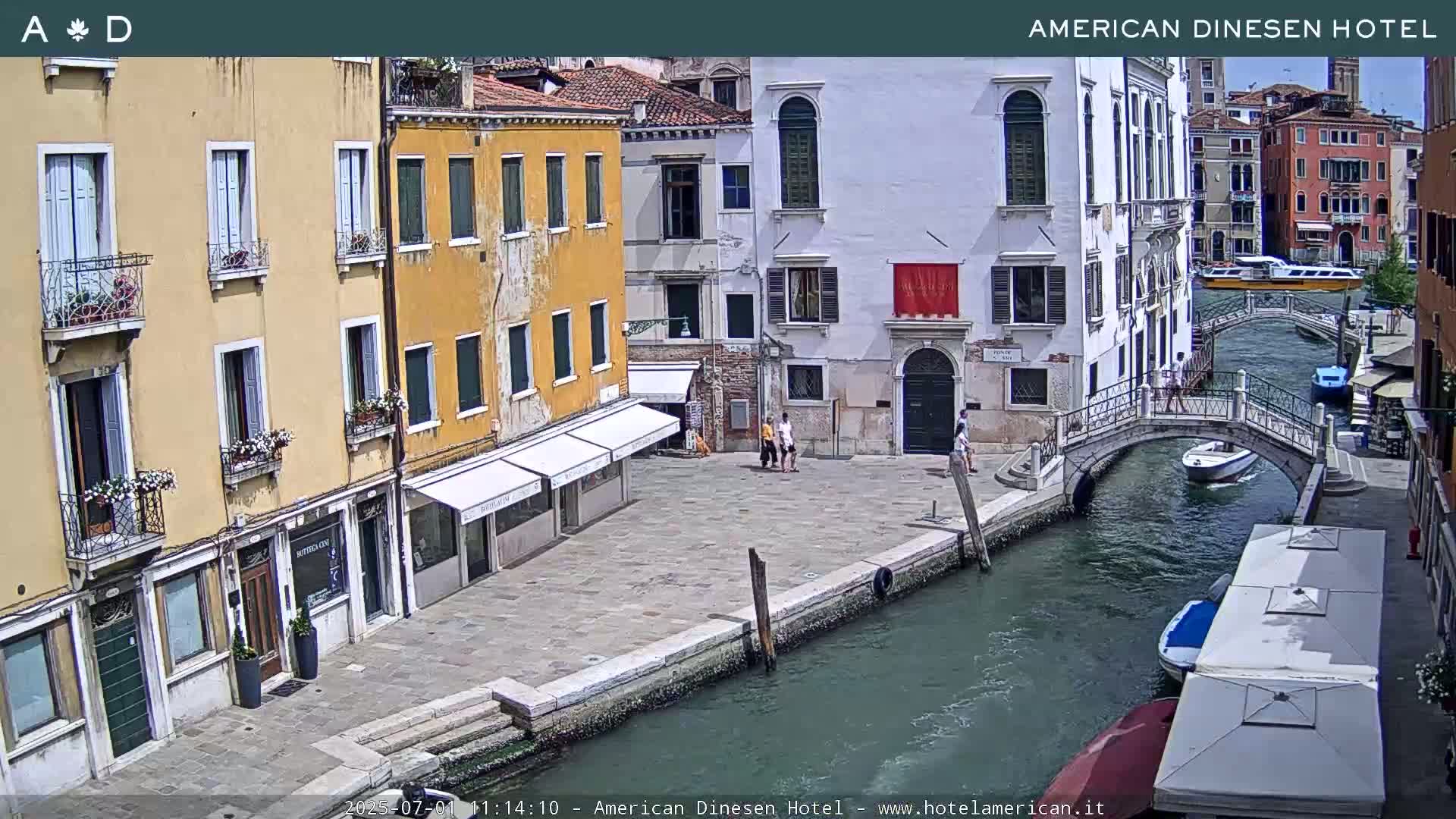Venice Dorsoduro Canal Live Cam - Venice, Veneto, Italy