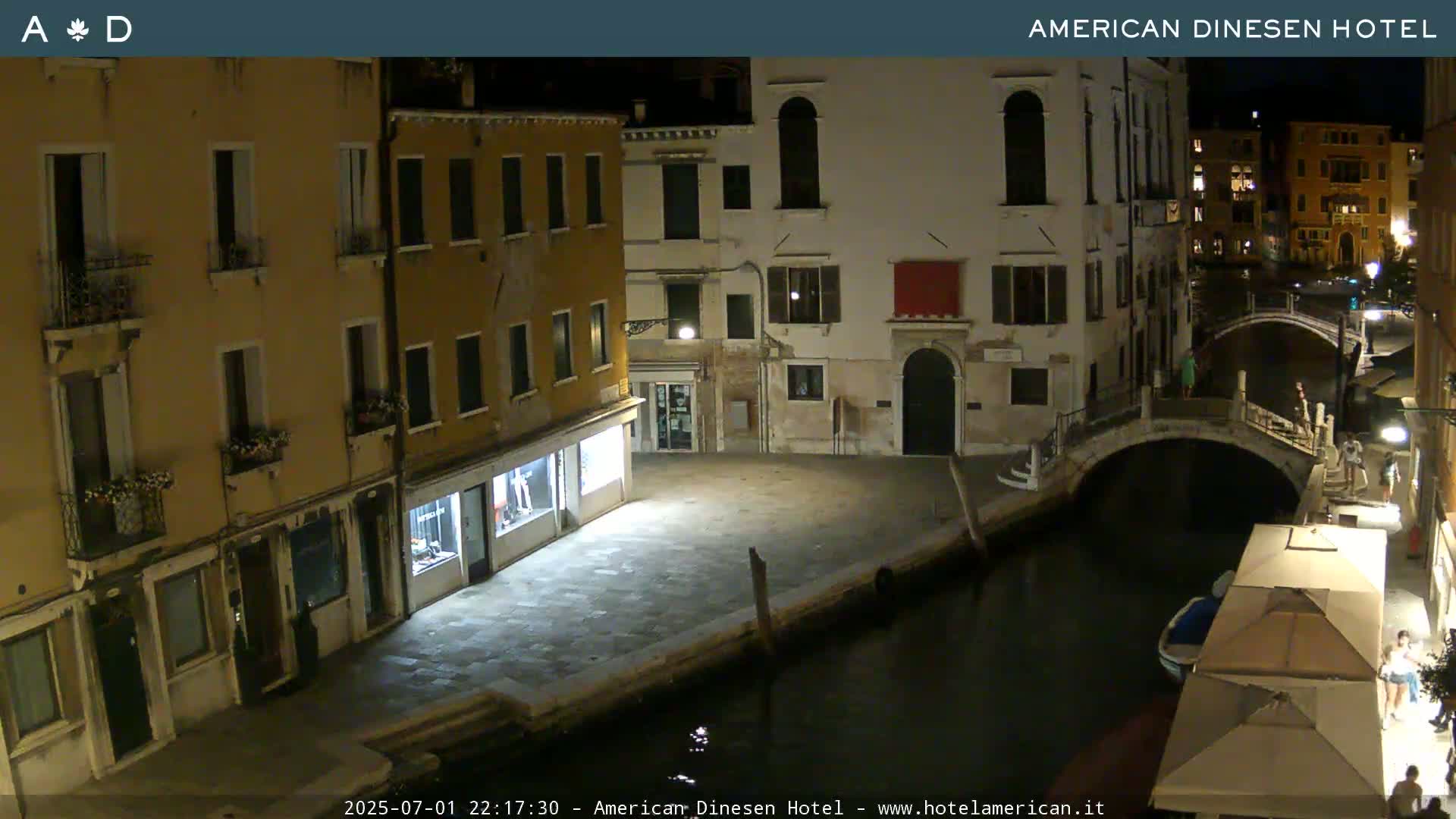 Venice Dorsoduro Canal Live Cam - Venice, Veneto, Italy