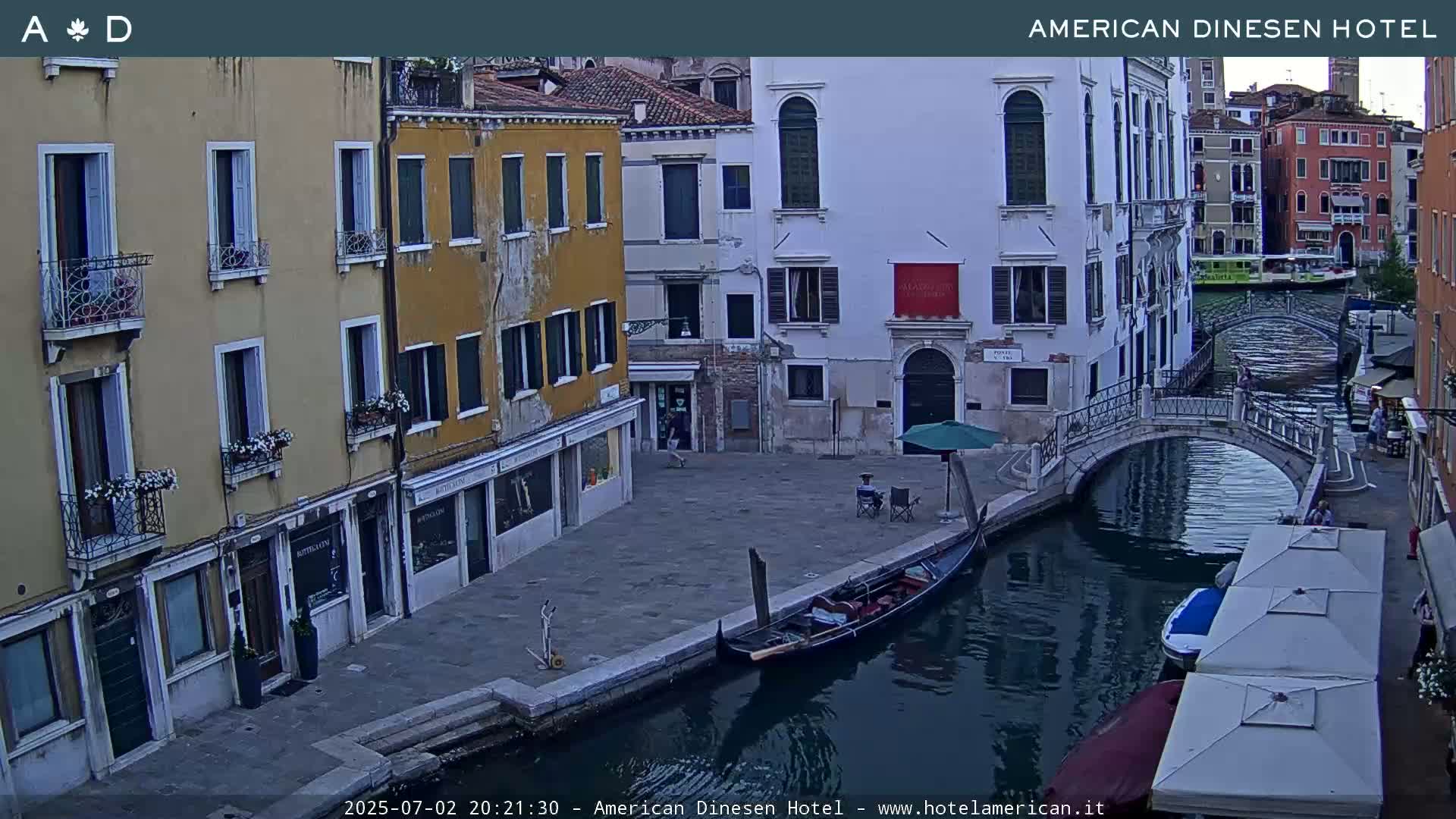Venice Dorsoduro Canal Live Cam - Venice, Veneto, Italy