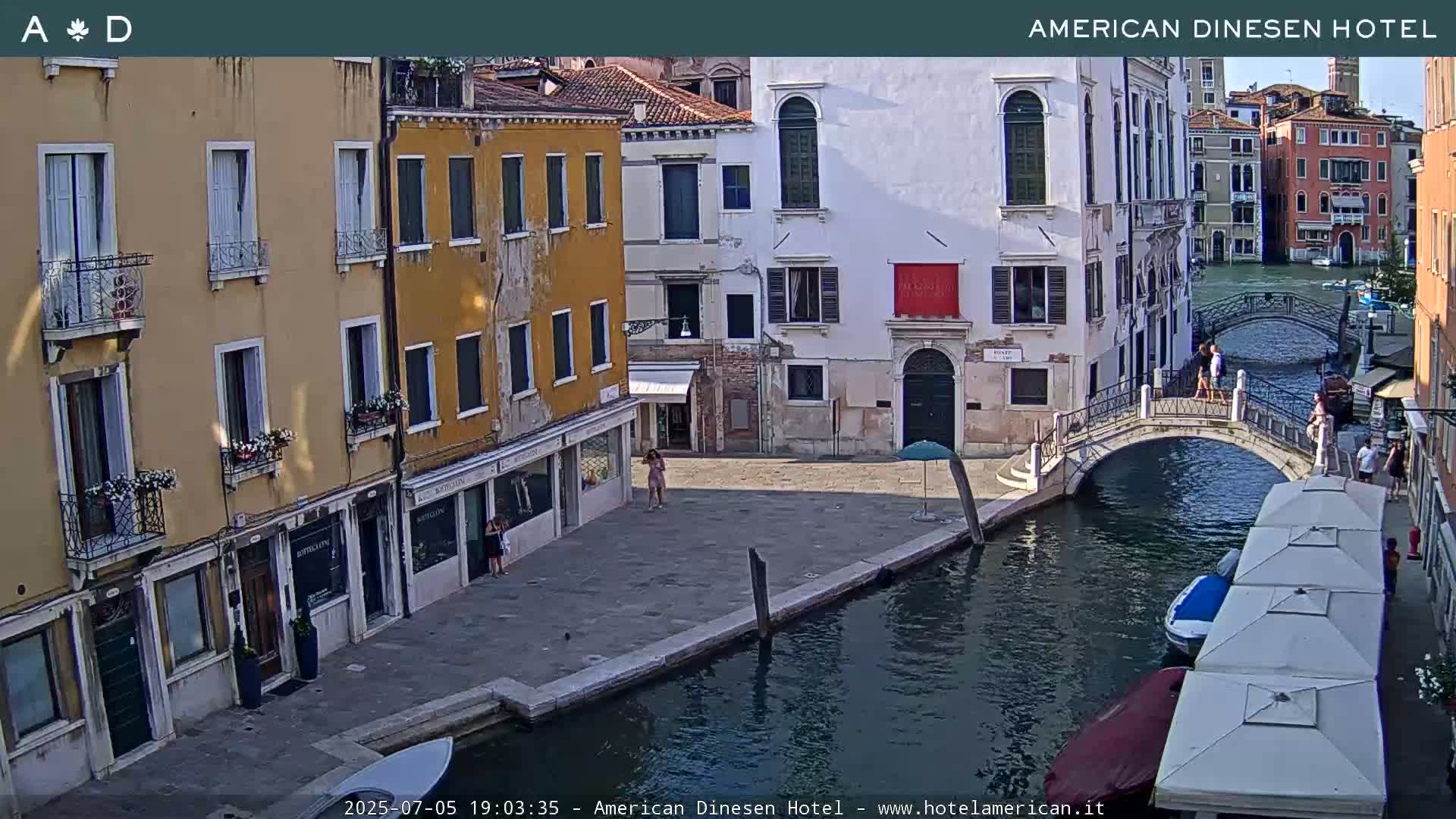 Venice Dorsoduro Canal Live Cam - Venice, Veneto, Italy