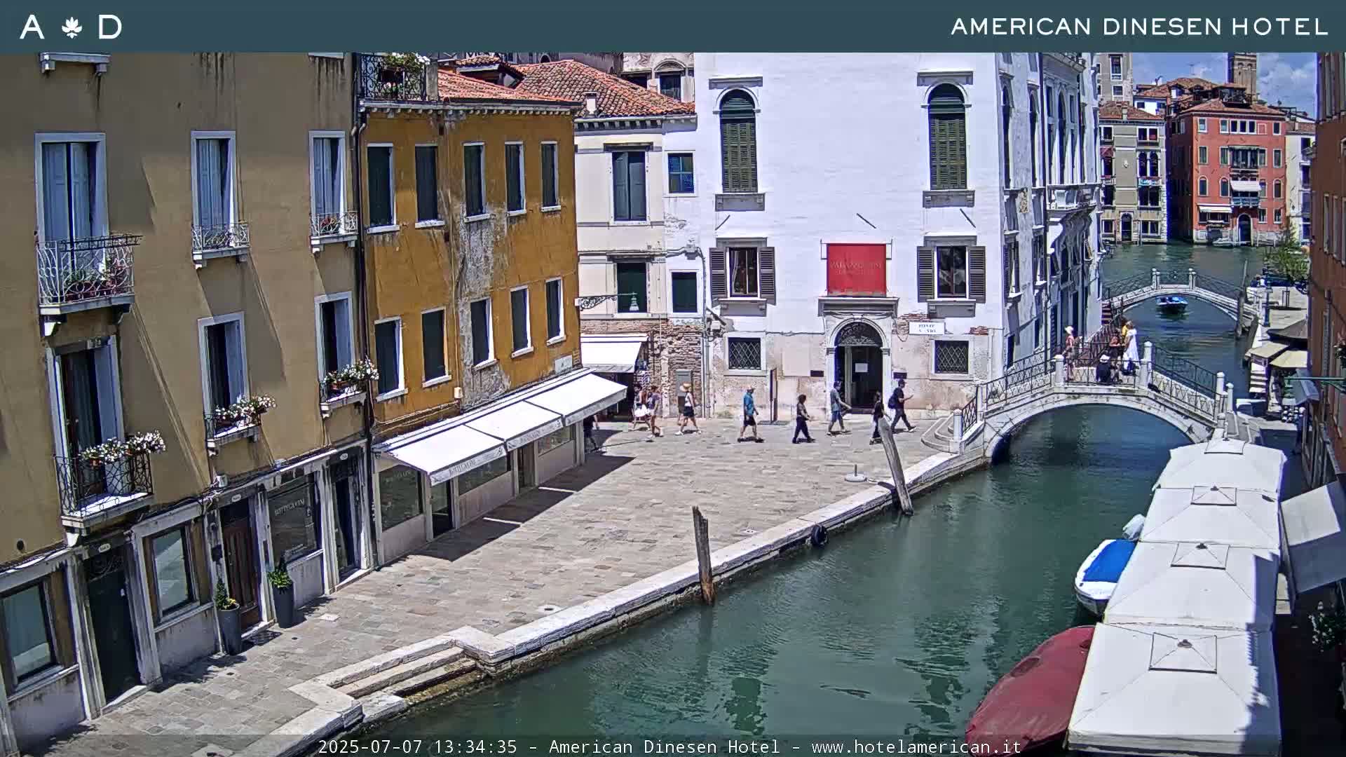 Venice Dorsoduro Canal Live Cam - Venice, Veneto, Italy
