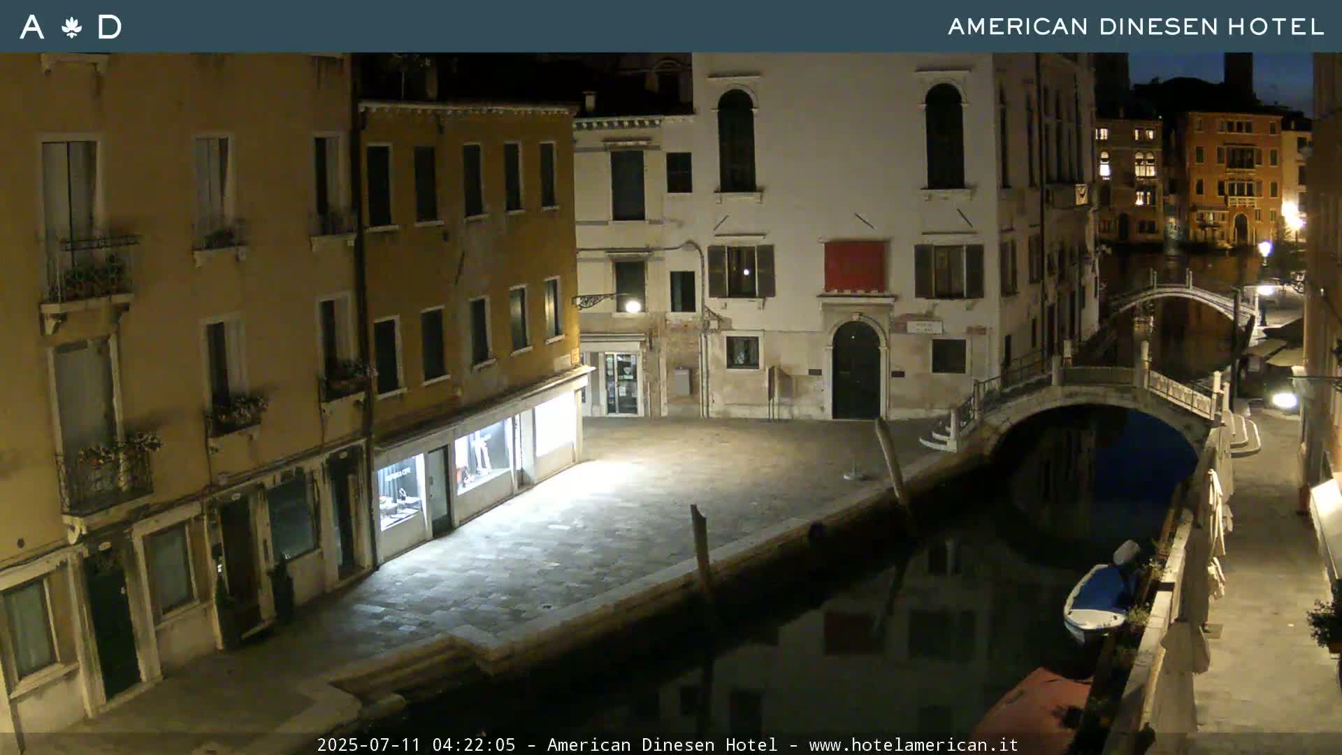 Venice Dorsoduro Canal Live Cam - Venice, Veneto, Italy