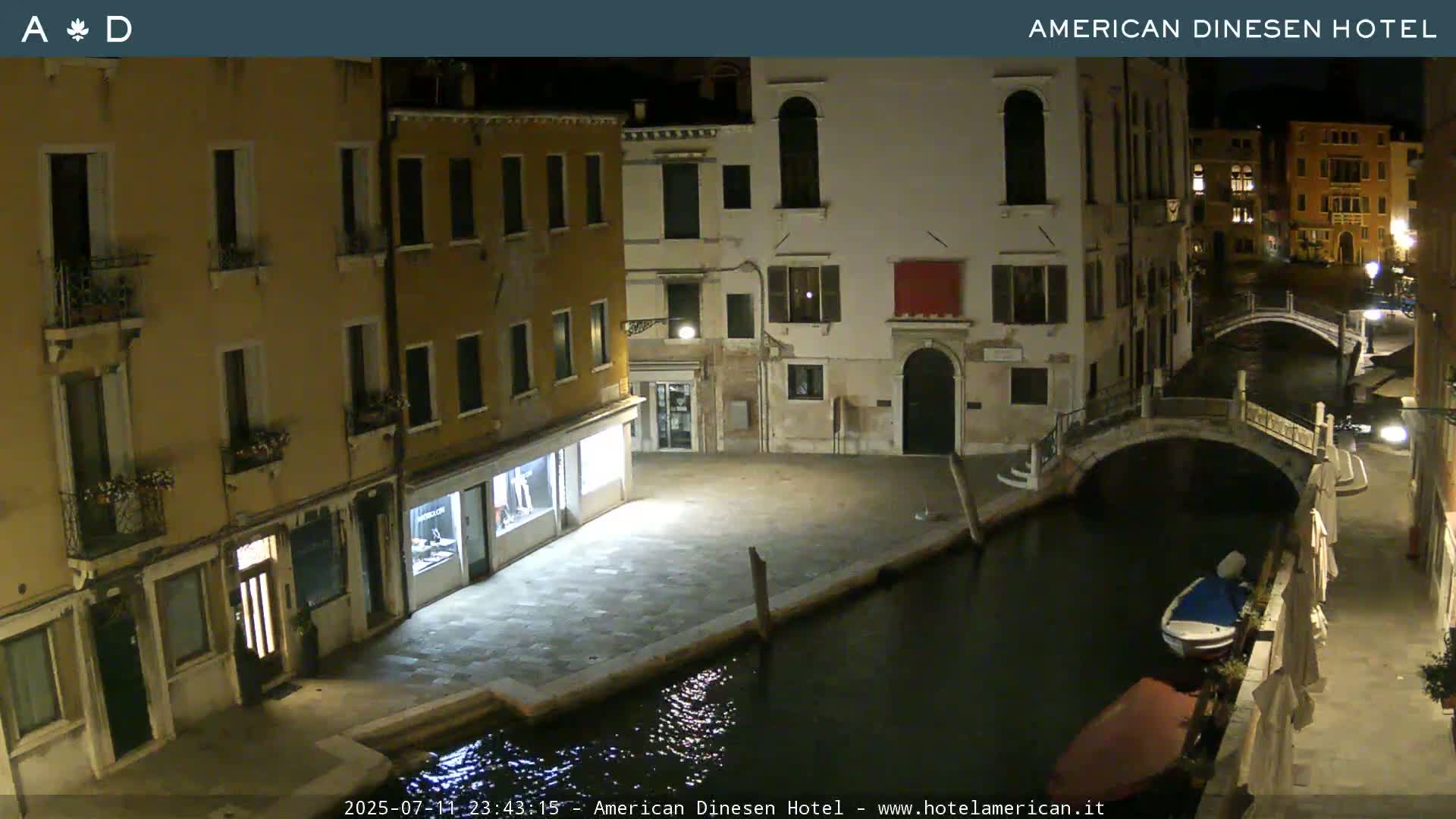 Venice Dorsoduro Canal Live Cam - Venice, Veneto, Italy