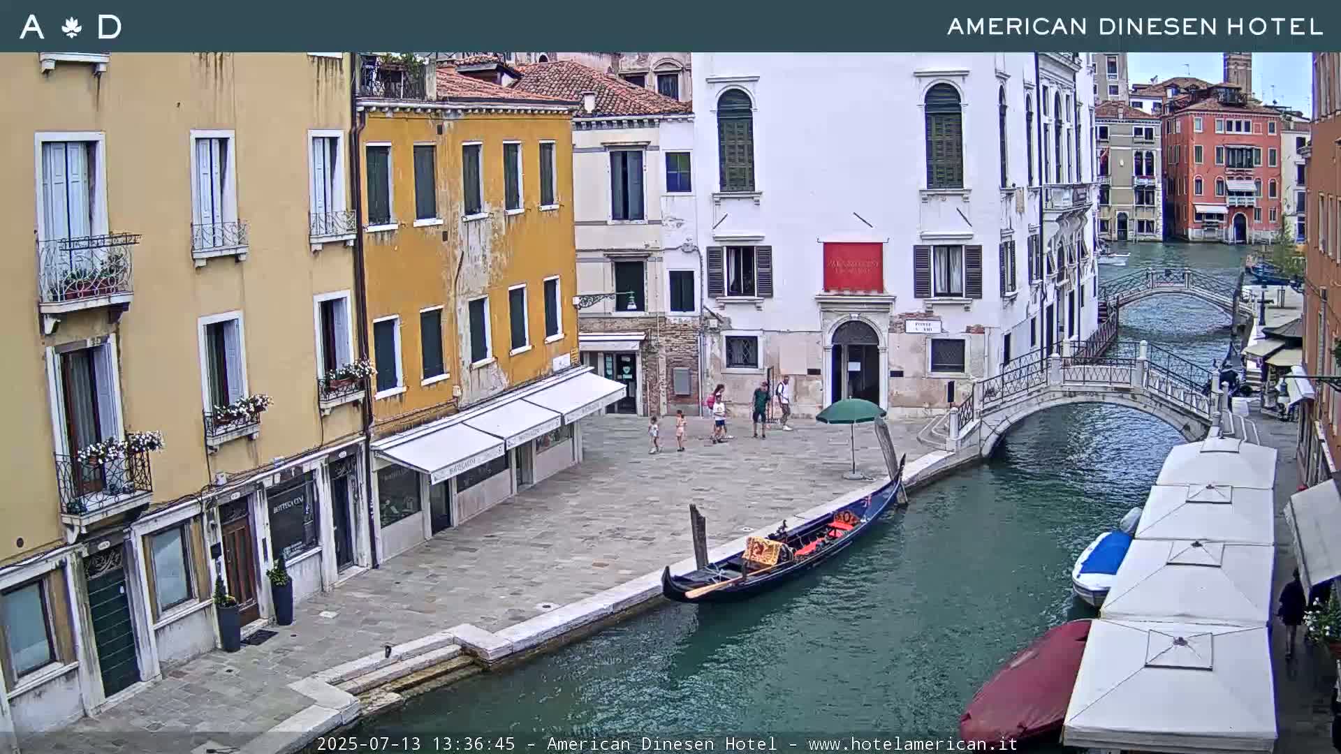 Venice Dorsoduro Canal Live Cam - Venice, Veneto, Italy