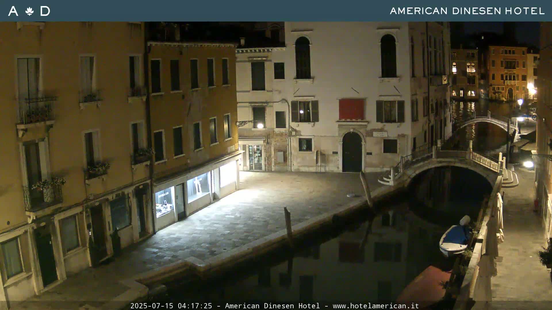 Venice Dorsoduro Canal Live Cam - Venice, Veneto, Italy