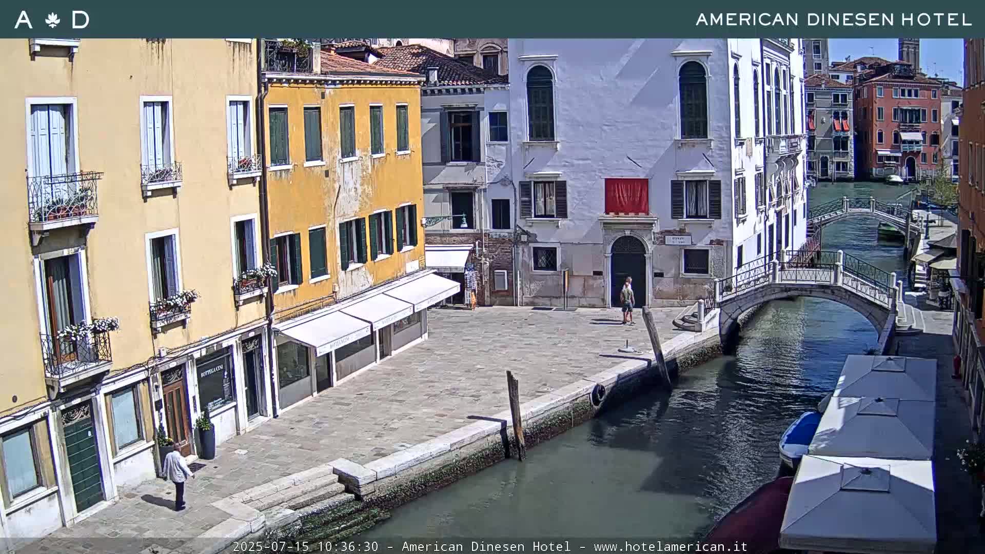 Venice Dorsoduro Canal Live Cam - Venice, Veneto, Italy